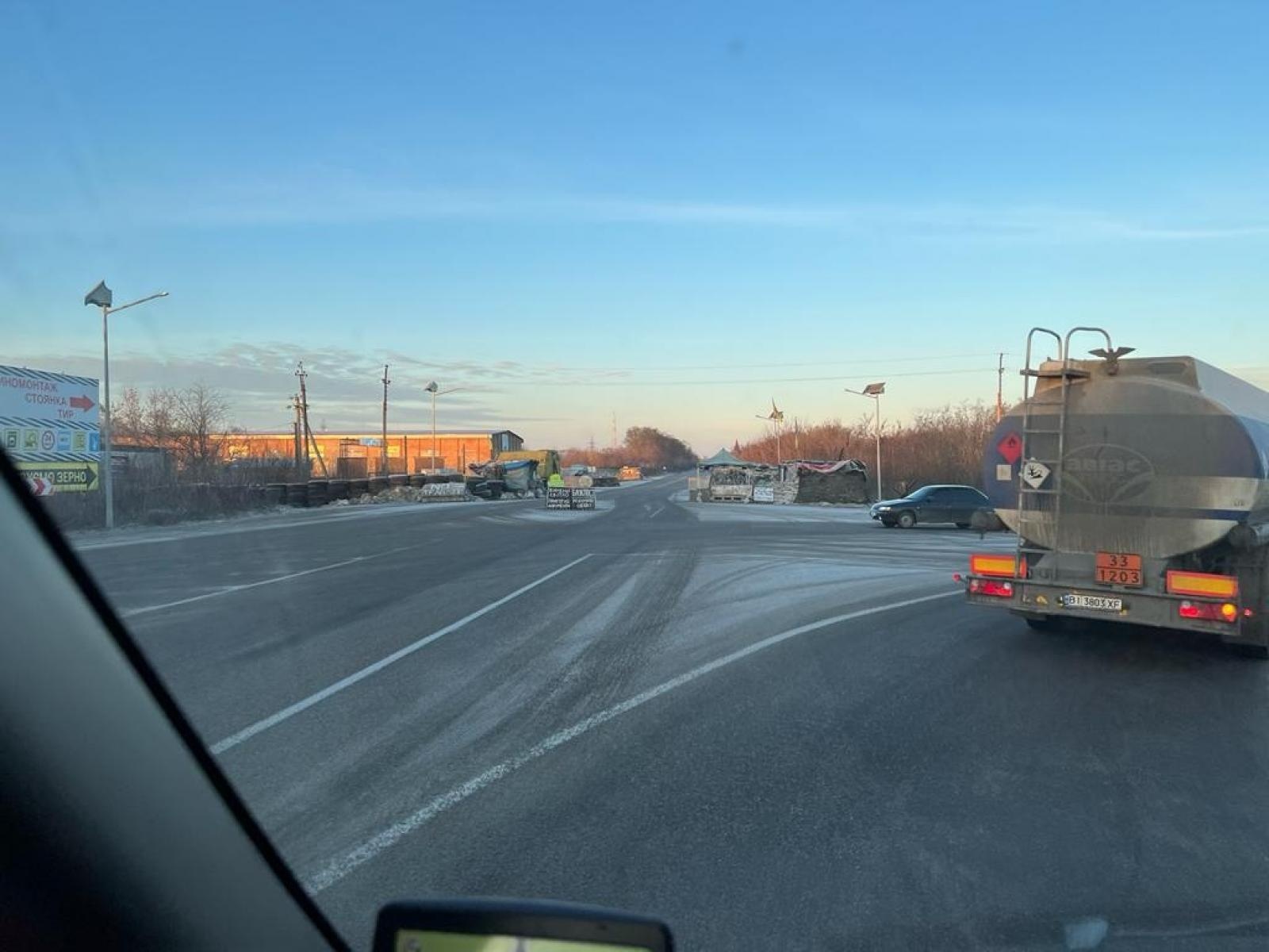 Zdjęcie w galerii na portalu naszraciborz.pl: Dary z powiatu raciborskiego dotarły niemal pod linię frontu. 900 km podróży na zdjęciach wiadomości z regionu