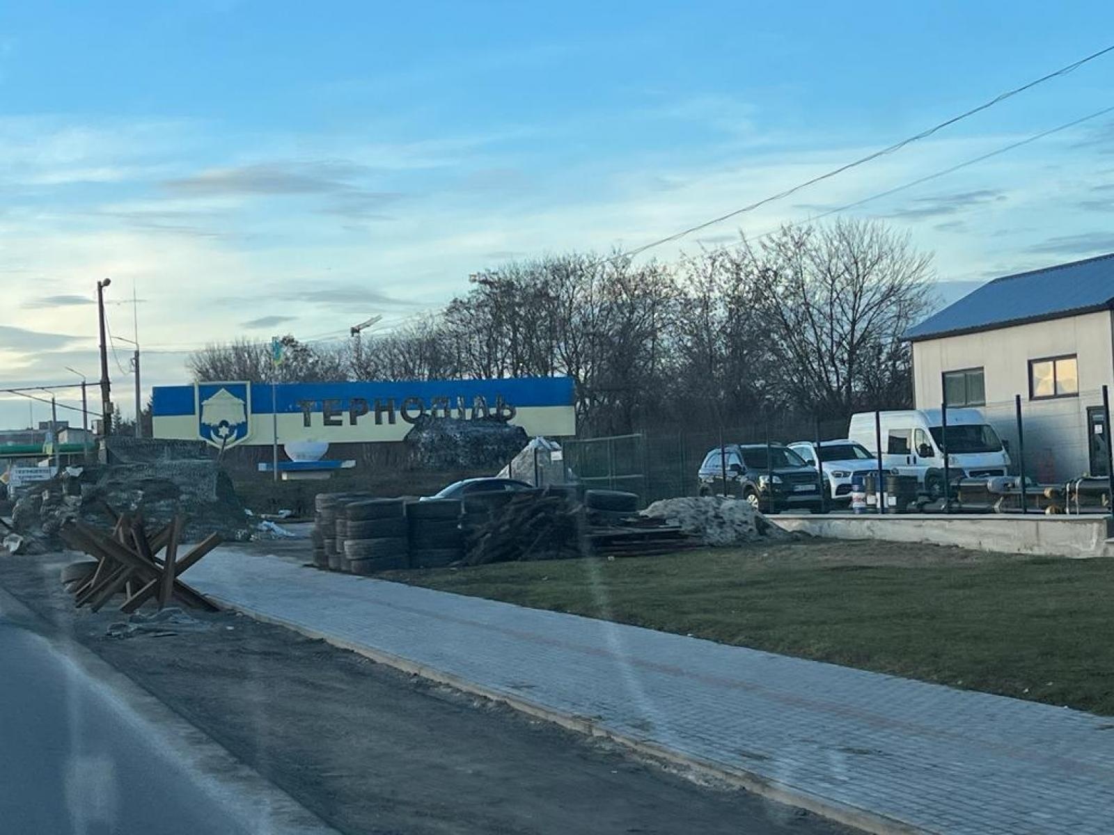 Zdjęcie w galerii na portalu naszraciborz.pl: Dary z powiatu raciborskiego dotarły niemal pod linię frontu. 900 km podróży na zdjęciach wiadomości z regionu