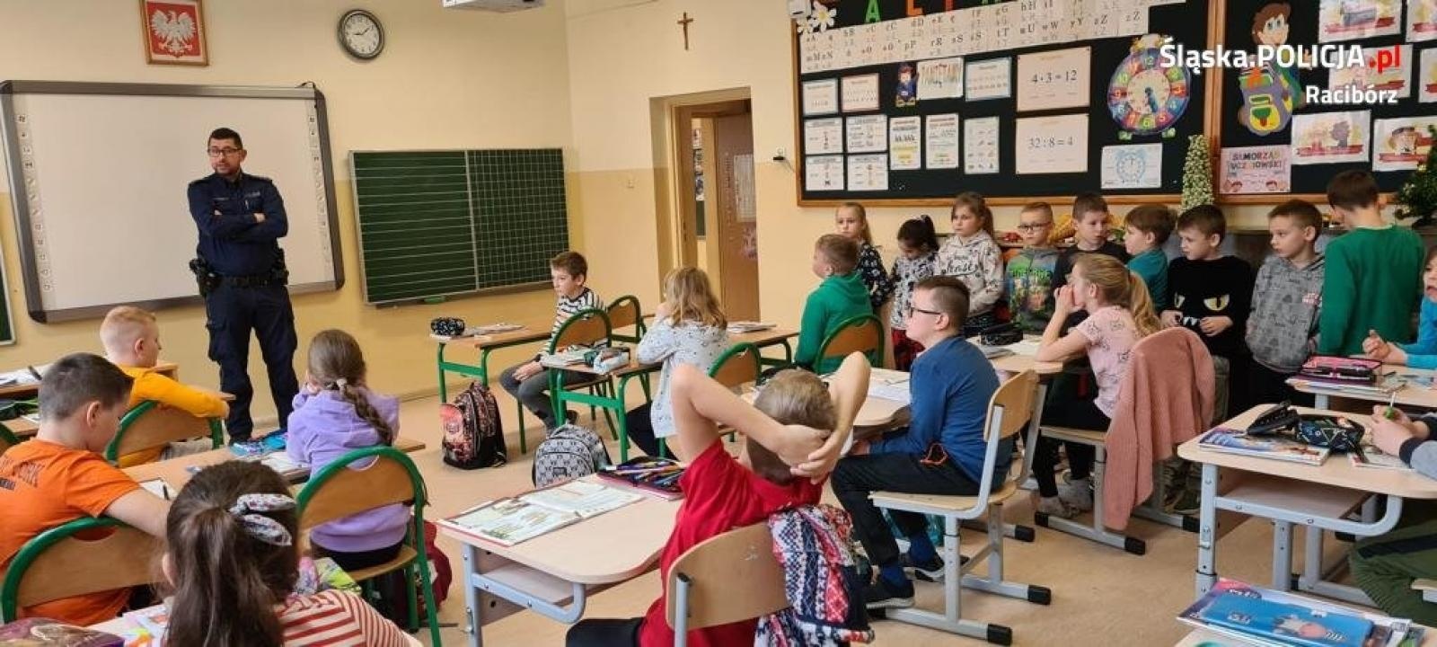 Zdjęcie w galerii na portalu naszraciborz.pl: Bezpieczeństwo w czasie ferii to podstawa. Spotkanie w Zawadzie Książęcej wiadomości z regionu