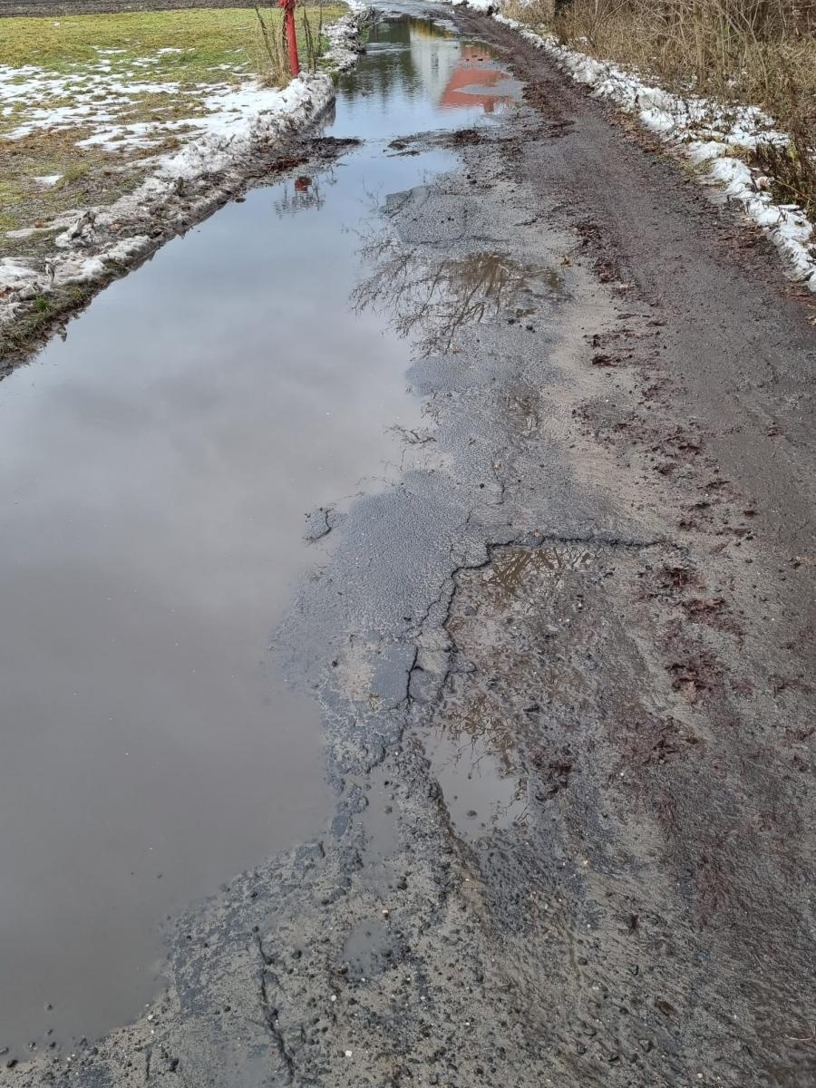 Zdjęcie w galerii na portalu naszraciborz.pl: List do redakcji. Mieszkańcy Sosnowej w Nędzy od sześciu lat domagają się remontu wiadomości z regionu