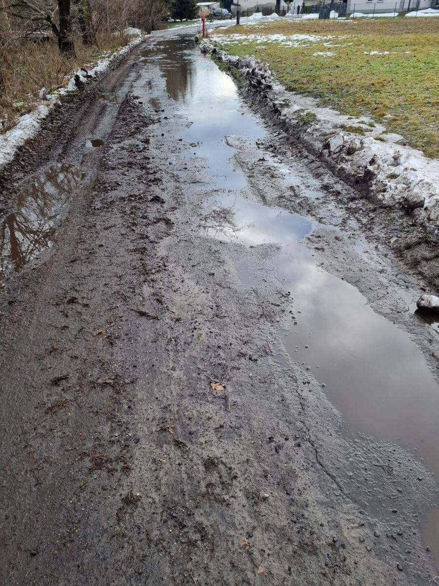 Zdjęcie w galerii na portalu naszraciborz.pl: List do redakcji. Mieszkańcy Sosnowej w Nędzy od sześciu lat domagają się remontu wiadomości z regionu