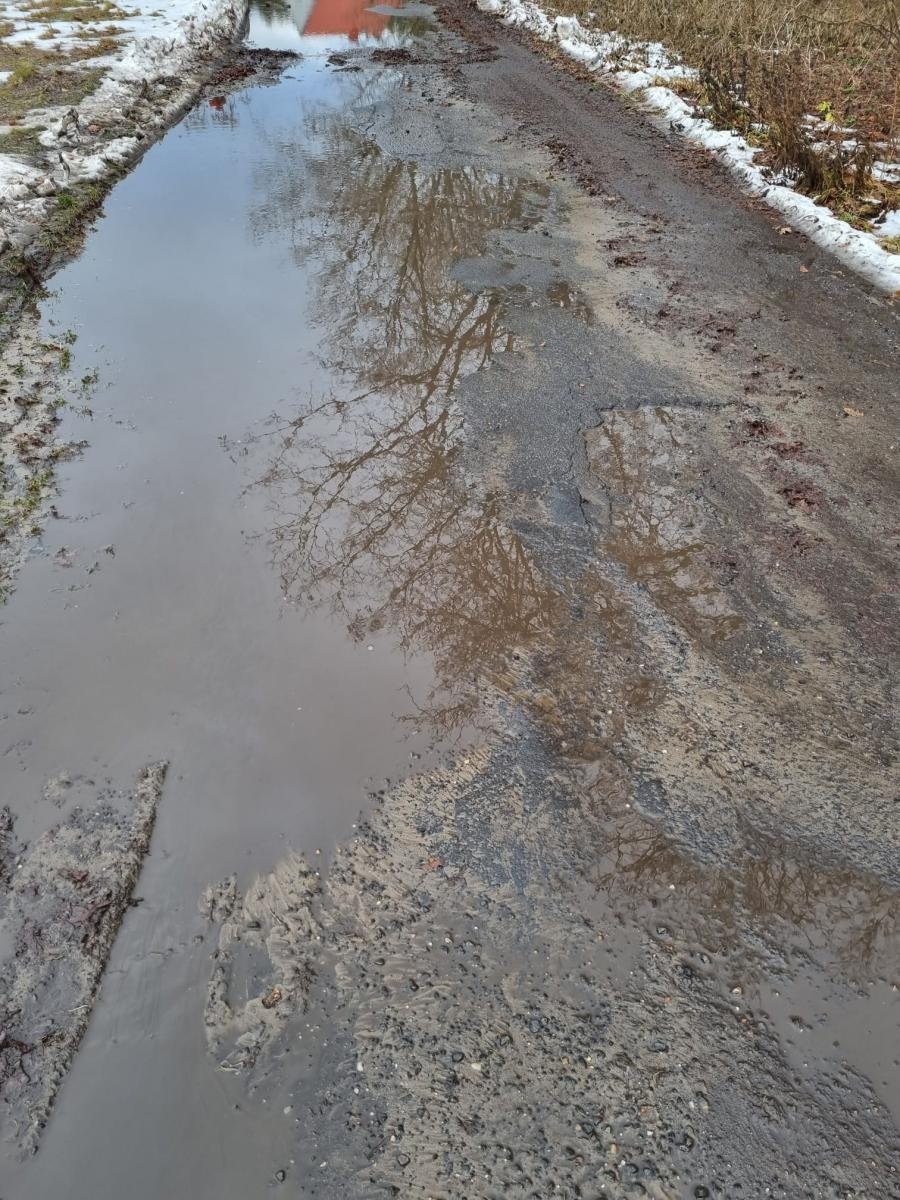 Zdjęcie w galerii na portalu naszraciborz.pl: List do redakcji. Mieszkańcy Sosnowej w Nędzy od sześciu lat domagają się remontu wiadomości z regionu