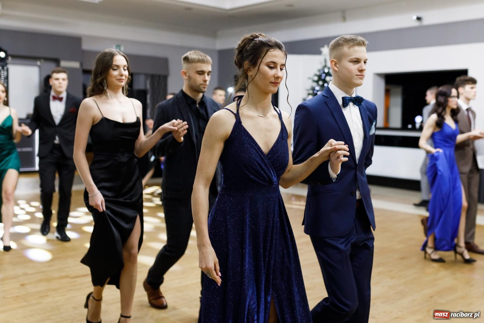 Zdjęcie w galerii na portalu naszraciborz.pl: Studniówka i huczne 100 lat w ZSOMS wiadomości z regionu