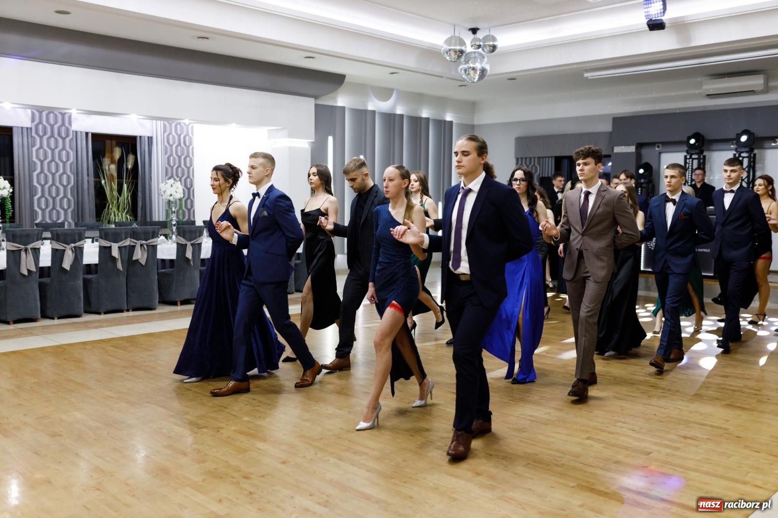 Zdjęcie w galerii na portalu naszraciborz.pl: Studniówka i huczne 100 lat w ZSOMS wiadomości z regionu