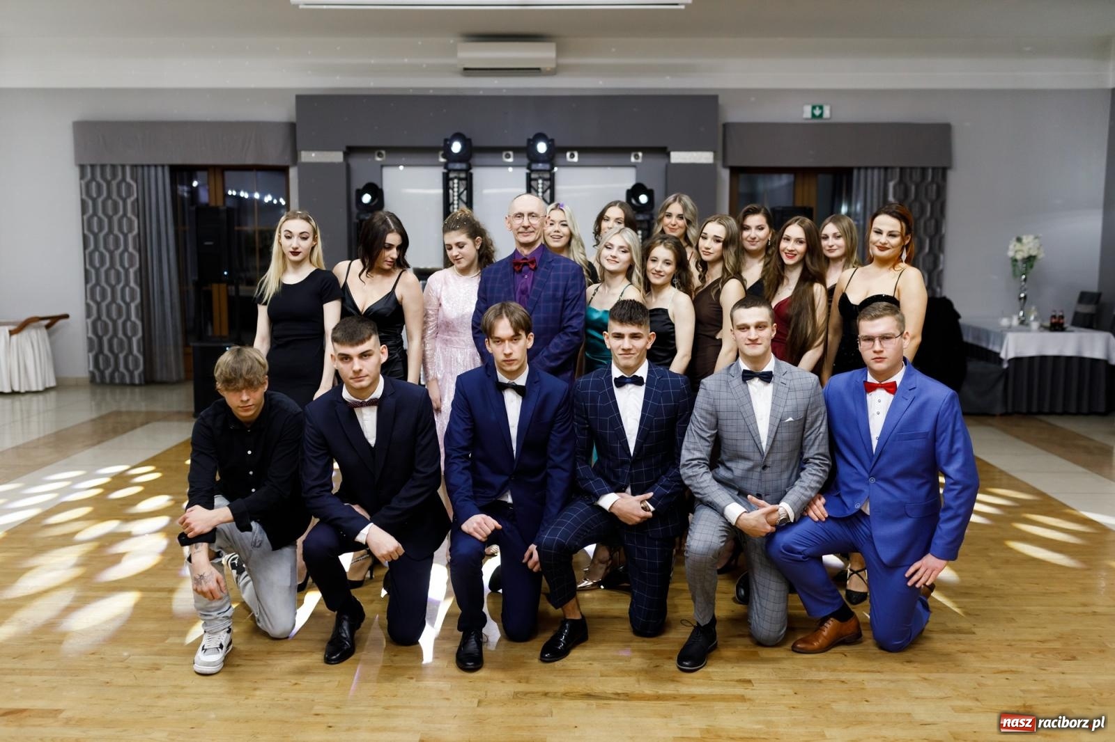 Zdjęcie w galerii na portalu naszraciborz.pl: Studniówka i huczne 100 lat w ZSOMS wiadomości z regionu