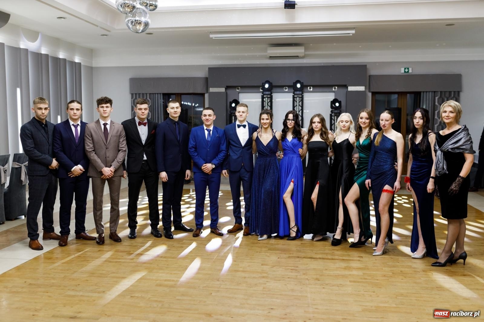 Zdjęcie w galerii na portalu naszraciborz.pl: Studniówka i huczne 100 lat w ZSOMS wiadomości z regionu