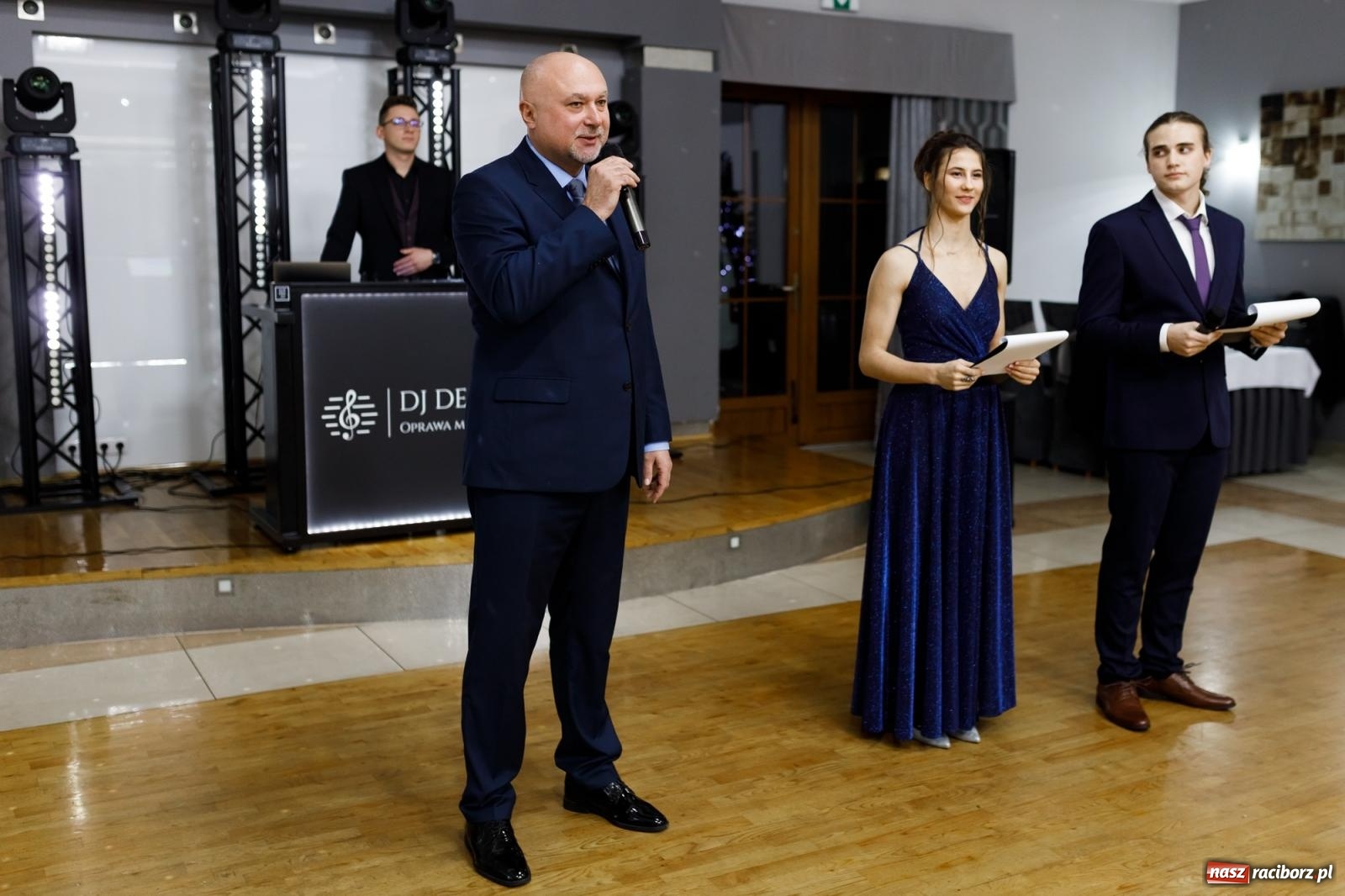 Zdjęcie w galerii na portalu naszraciborz.pl: Studniówka i huczne 100 lat w ZSOMS wiadomości z regionu