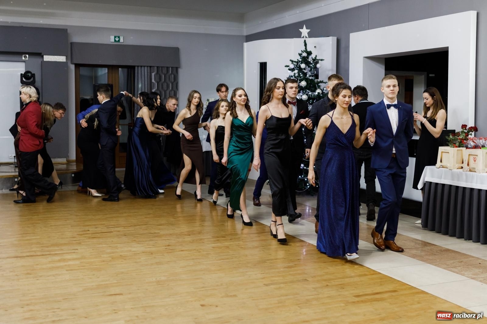 Zdjęcie w galerii na portalu naszraciborz.pl: Studniówka i huczne 100 lat w ZSOMS wiadomości z regionu