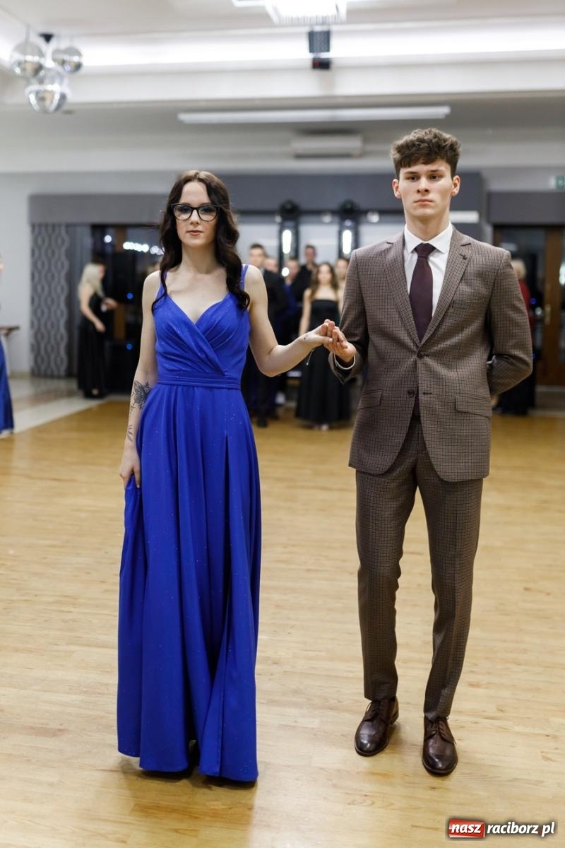 Zdjęcie w galerii na portalu naszraciborz.pl: Studniówka i huczne 100 lat w ZSOMS wiadomości z regionu