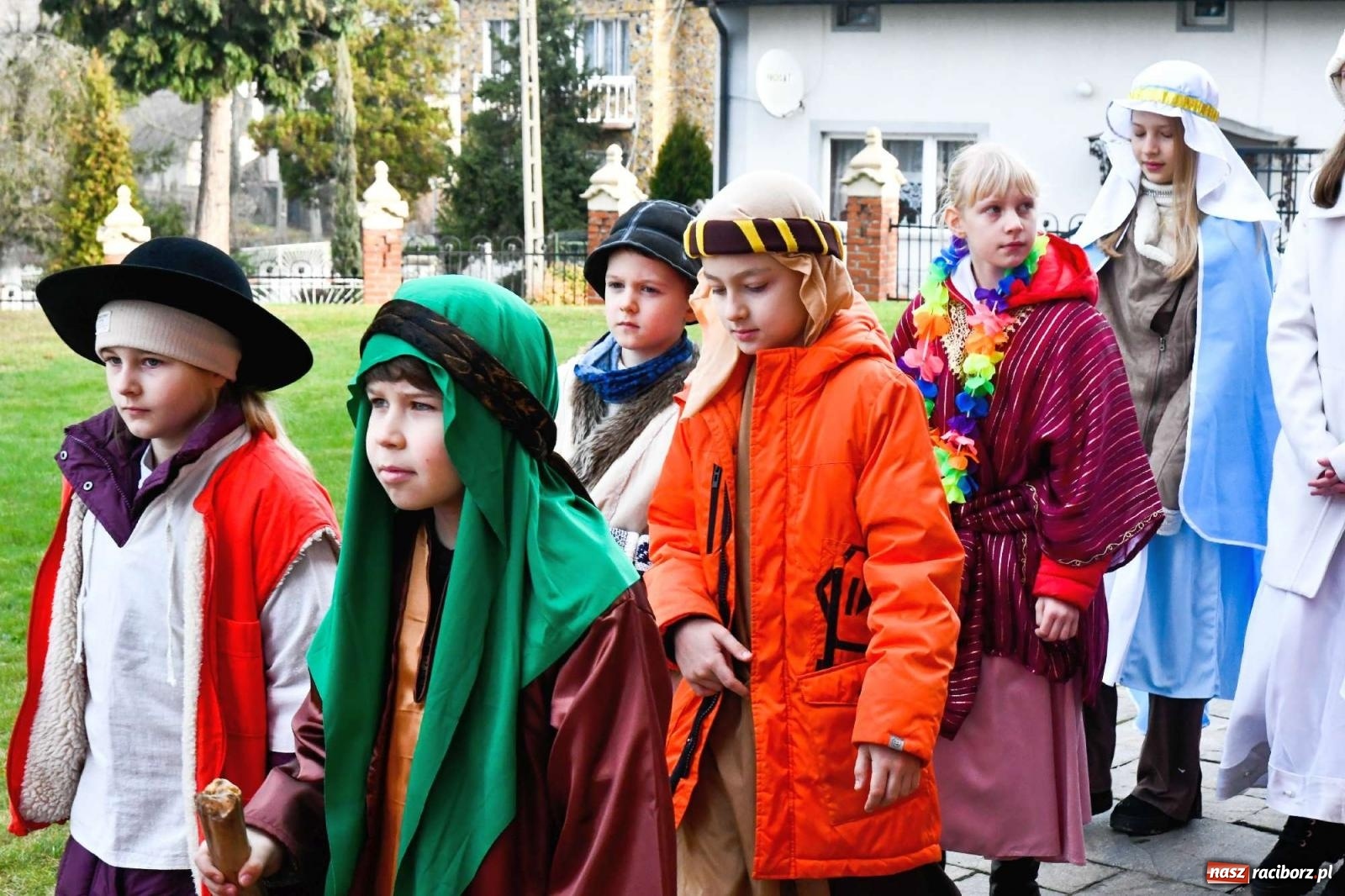 Zdjęcie w galerii na portalu naszraciborz.pl: Kolędnicy misyjni w Raciborzu-Brzeziu zebrali 20 tys. zł wiadomości z regionu