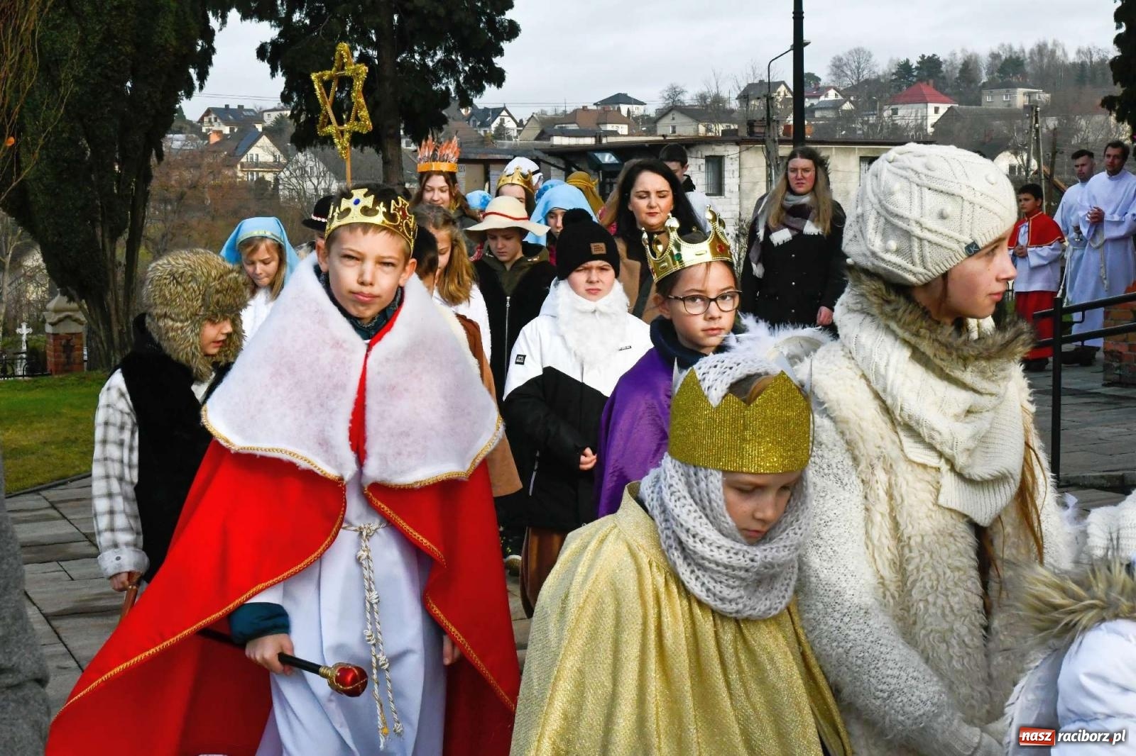 Zdjęcie w galerii na portalu naszraciborz.pl: Kolędnicy misyjni w Raciborzu-Brzeziu zebrali 20 tys. zł wiadomości z regionu
