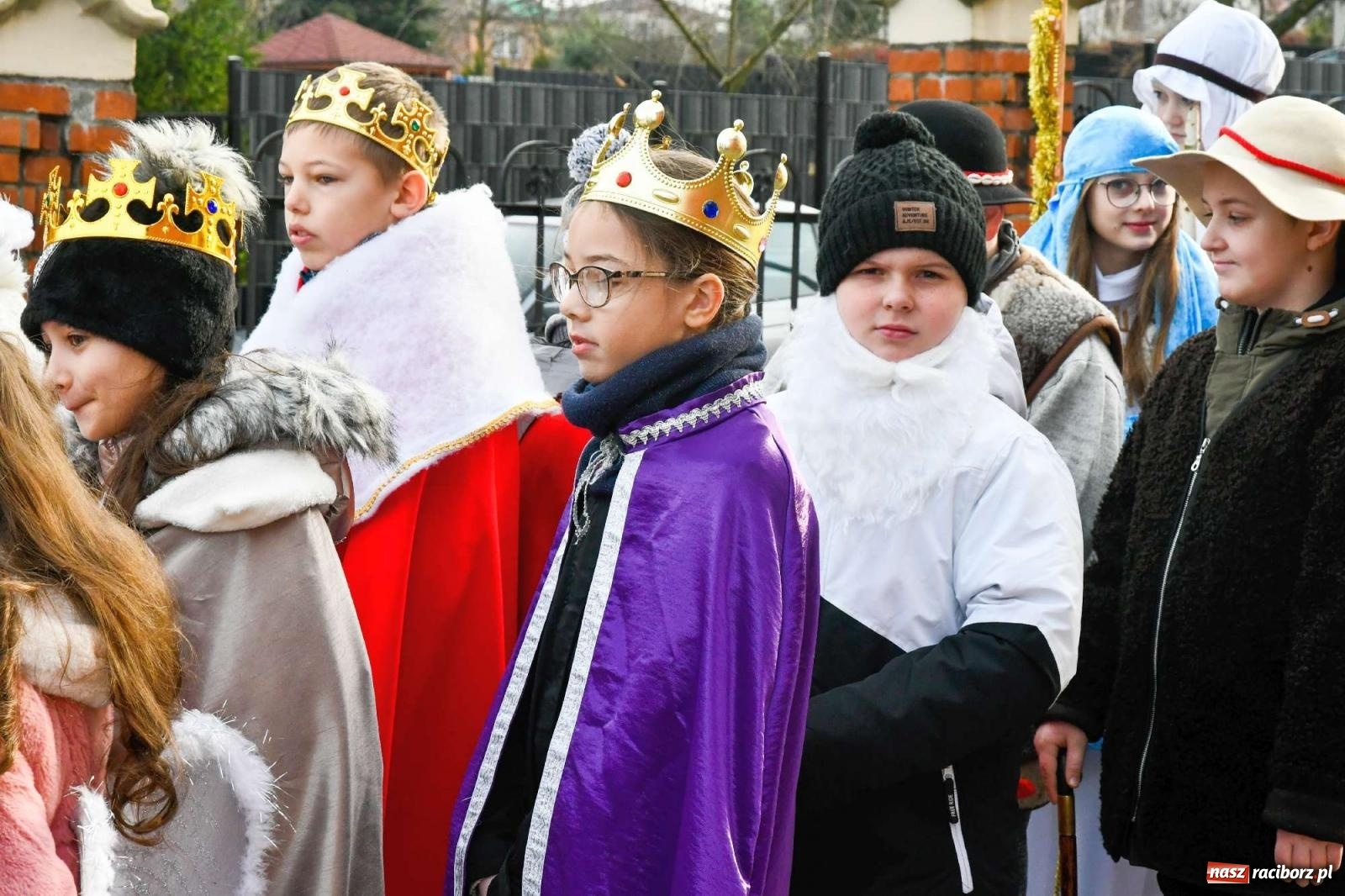 Zdjęcie w galerii na portalu naszraciborz.pl: Kolędnicy misyjni w Raciborzu-Brzeziu zebrali 20 tys. zł wiadomości z regionu