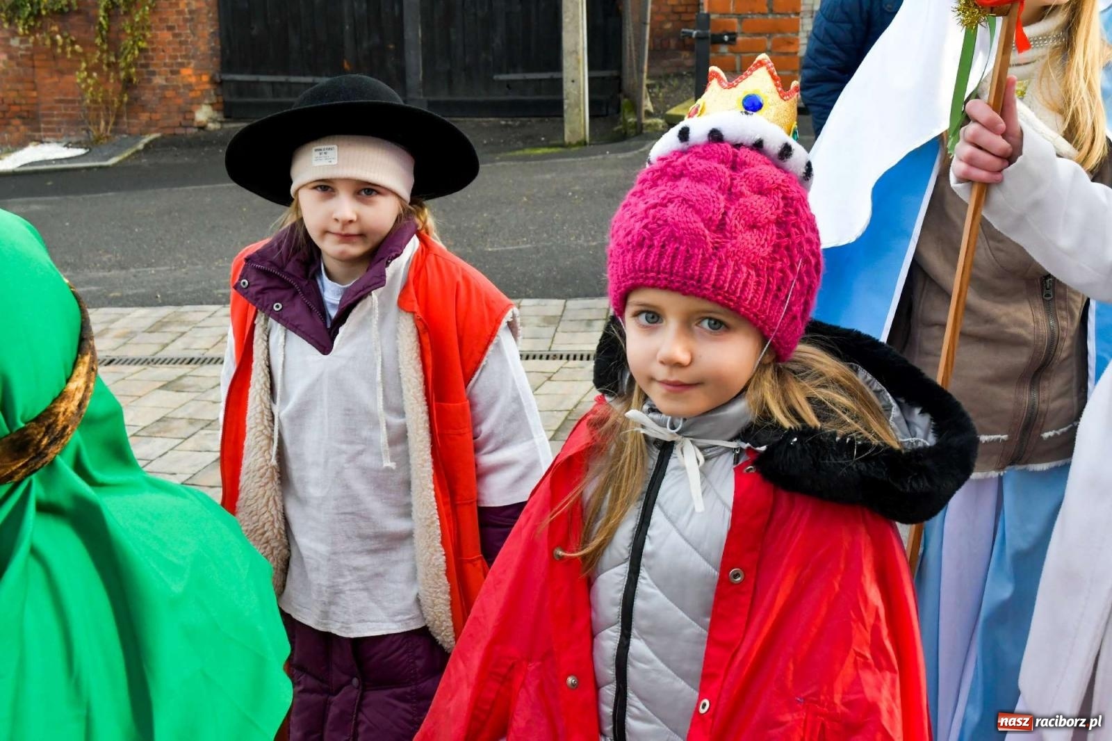 Zdjęcie w galerii na portalu naszraciborz.pl: Kolędnicy misyjni w Raciborzu-Brzeziu zebrali 20 tys. zł wiadomości z regionu