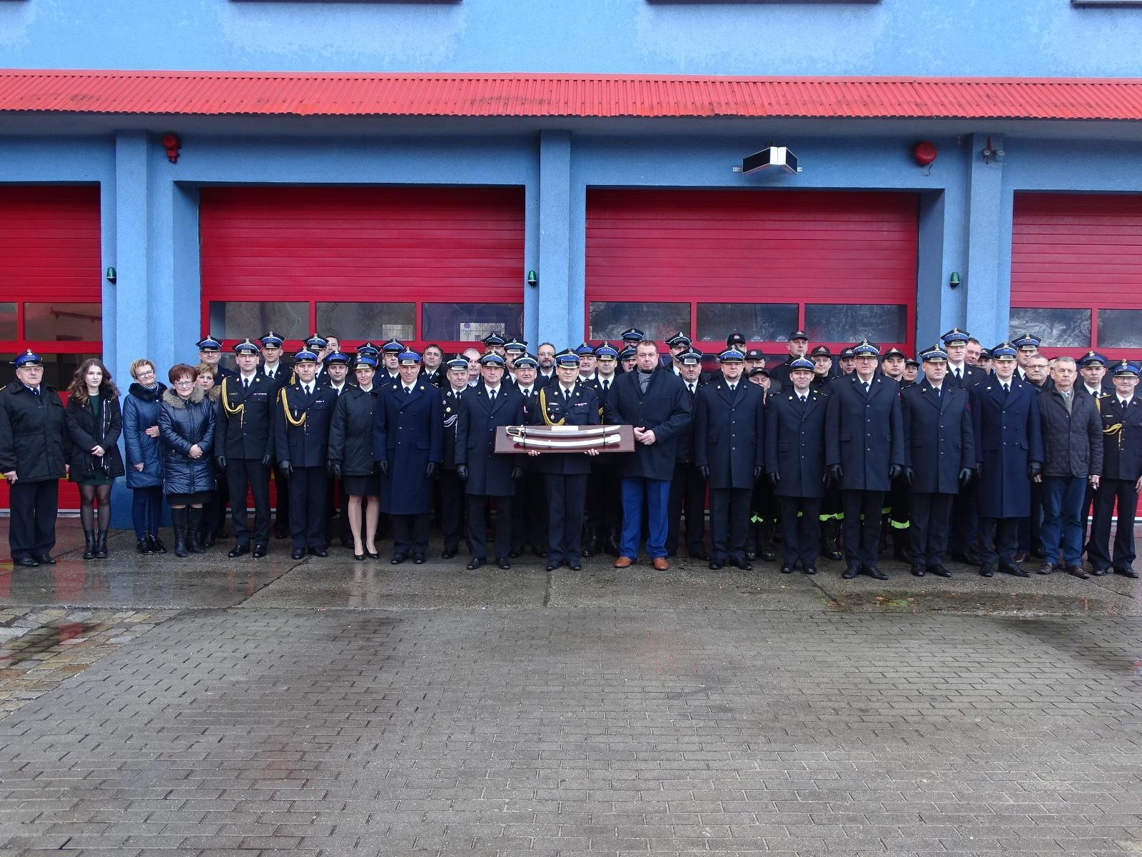 Zdjęcie w galerii na portalu naszraciborz.pl: Naczelnik Andrzej Charuk przeszedł na strażacką emeryturę wiadomości z regionu