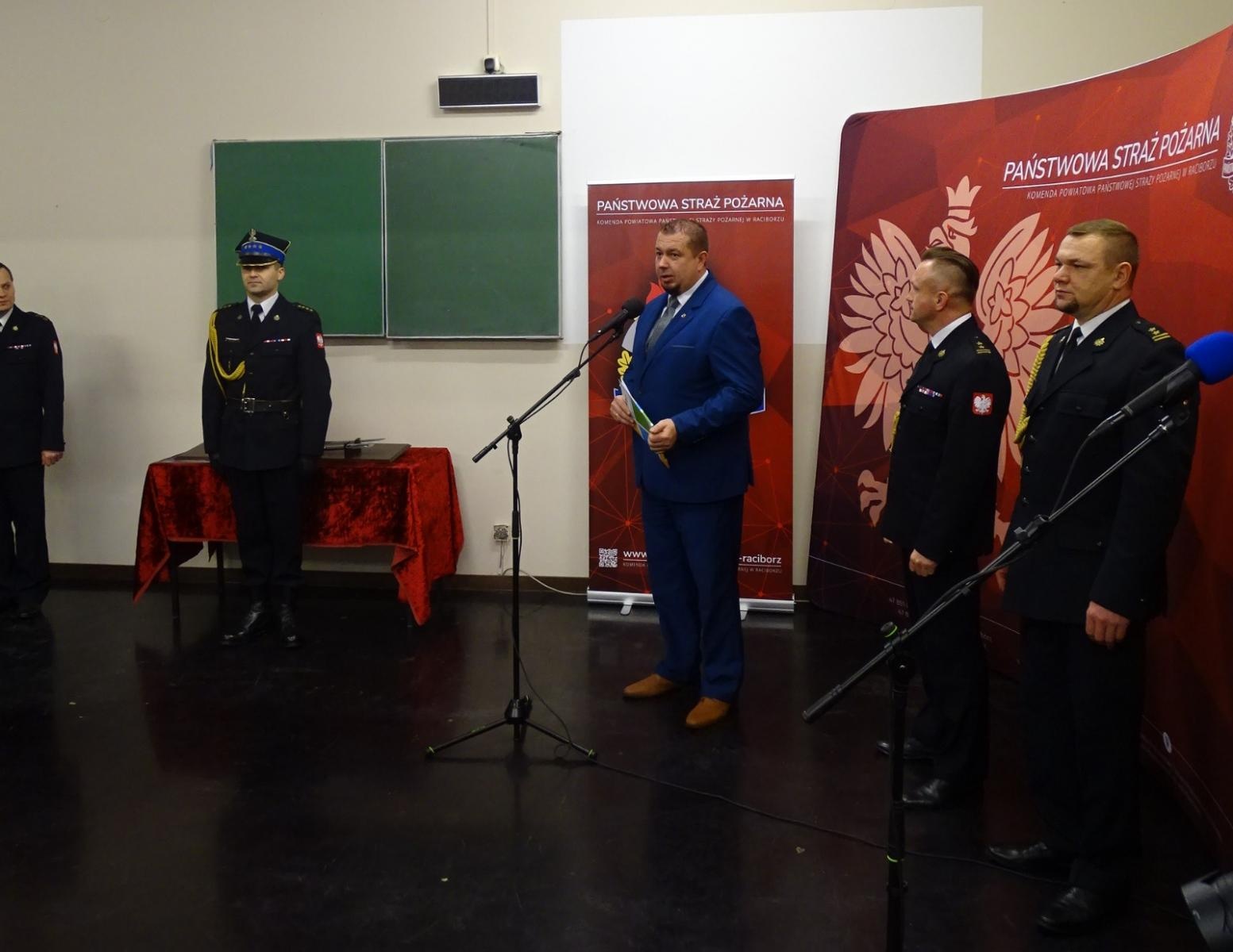 Zdjęcie w galerii na portalu naszraciborz.pl: Naczelnik Andrzej Charuk przeszedł na strażacką emeryturę wiadomości z regionu