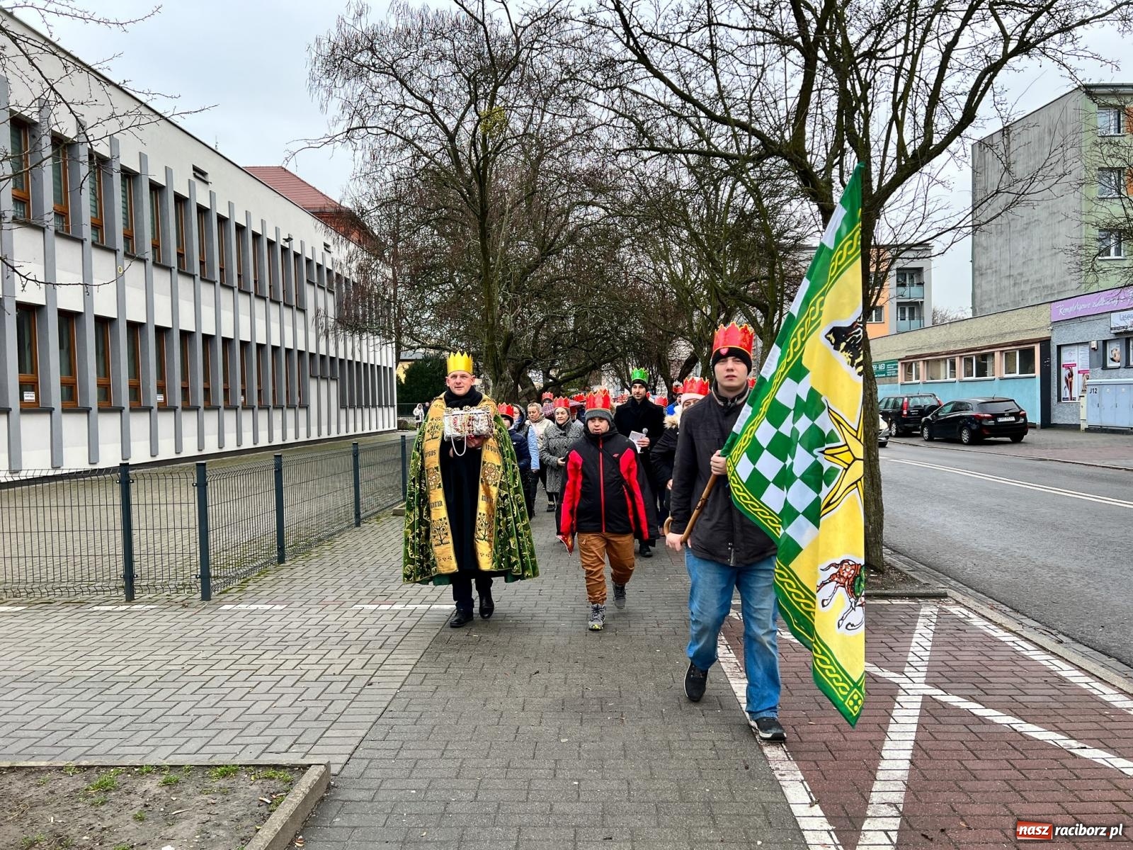 Zdjęcie w galerii na portalu naszraciborz.pl: Tłumy na Orszaku Trzech Króli w Raciborzu [FOTO i WIDEO] wiadomości z regionu