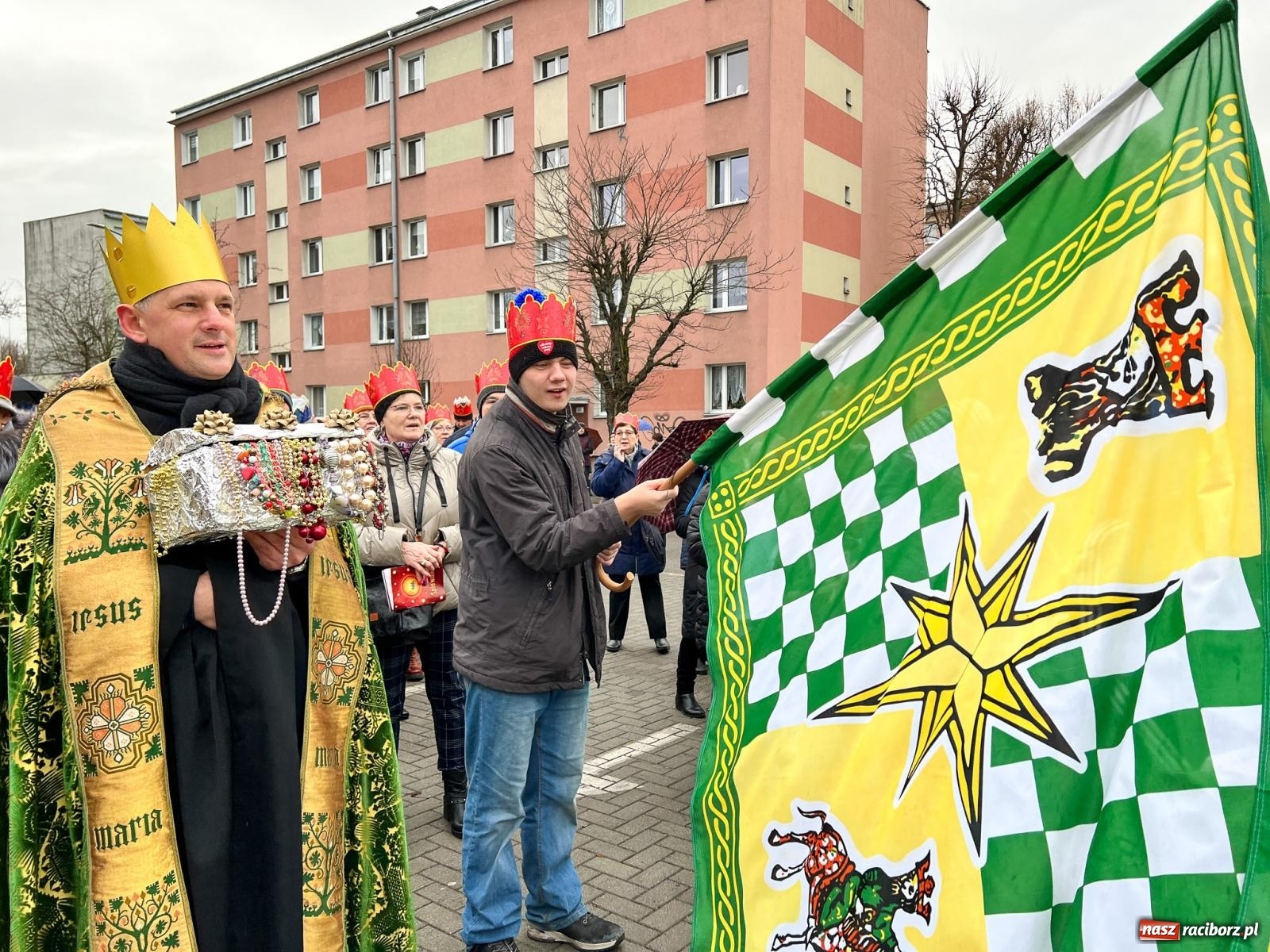 Zdjęcie w galerii na portalu naszraciborz.pl: Tłumy na Orszaku Trzech Króli w Raciborzu [FOTO i WIDEO] wiadomości z regionu