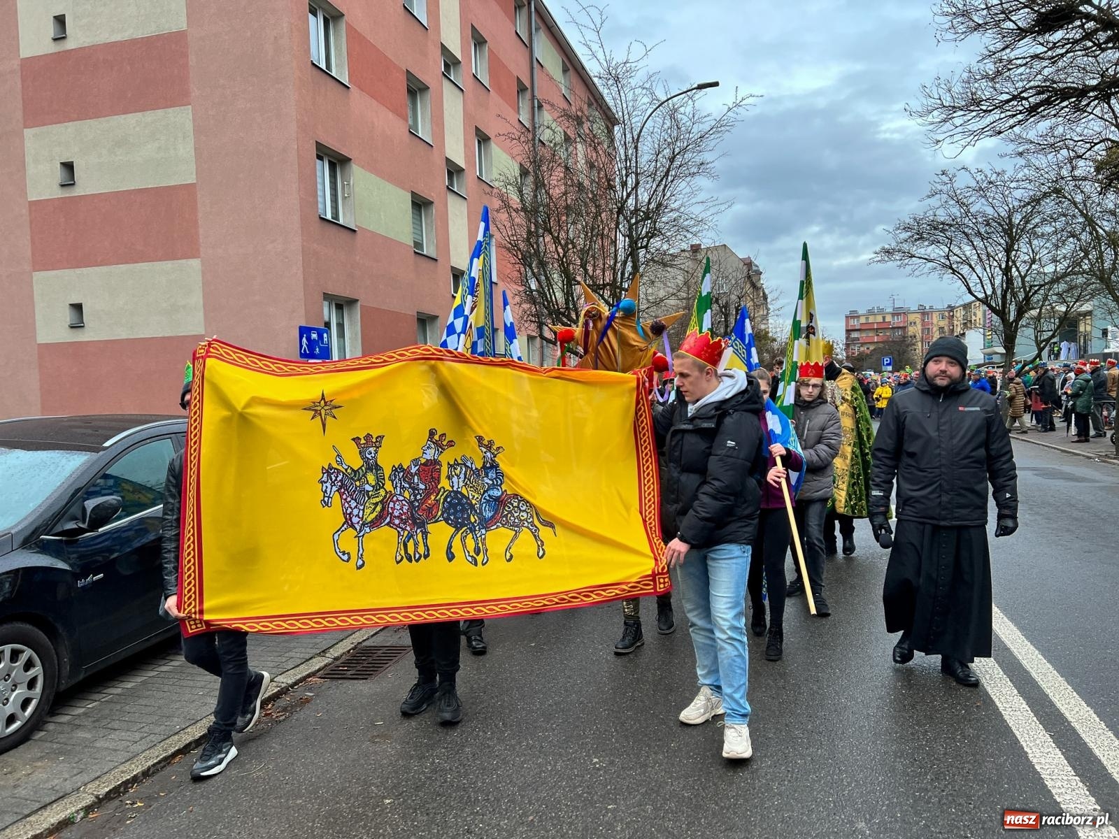 Zdjęcie w galerii na portalu naszraciborz.pl: Tłumy na Orszaku Trzech Króli w Raciborzu [FOTO i WIDEO] wiadomości z regionu