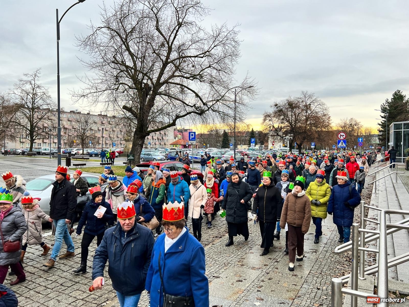 Zdjęcie w galerii na portalu naszraciborz.pl: Tłumy na Orszaku Trzech Króli w Raciborzu [FOTO i WIDEO] wiadomości z regionu