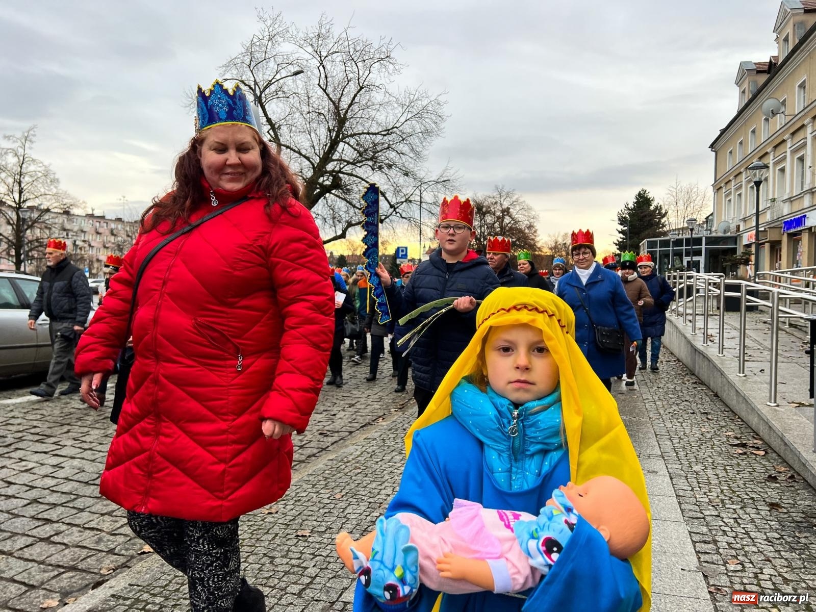 Zdjęcie w galerii na portalu naszraciborz.pl: Tłumy na Orszaku Trzech Króli w Raciborzu [FOTO i WIDEO] wiadomości z regionu