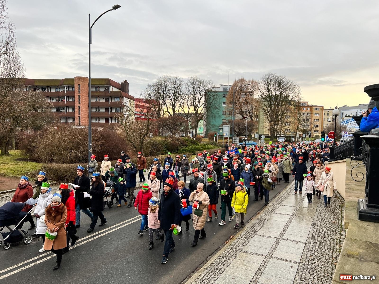 Zdjęcie w galerii na portalu naszraciborz.pl: Tłumy na Orszaku Trzech Króli w Raciborzu [FOTO i WIDEO] wiadomości z regionu