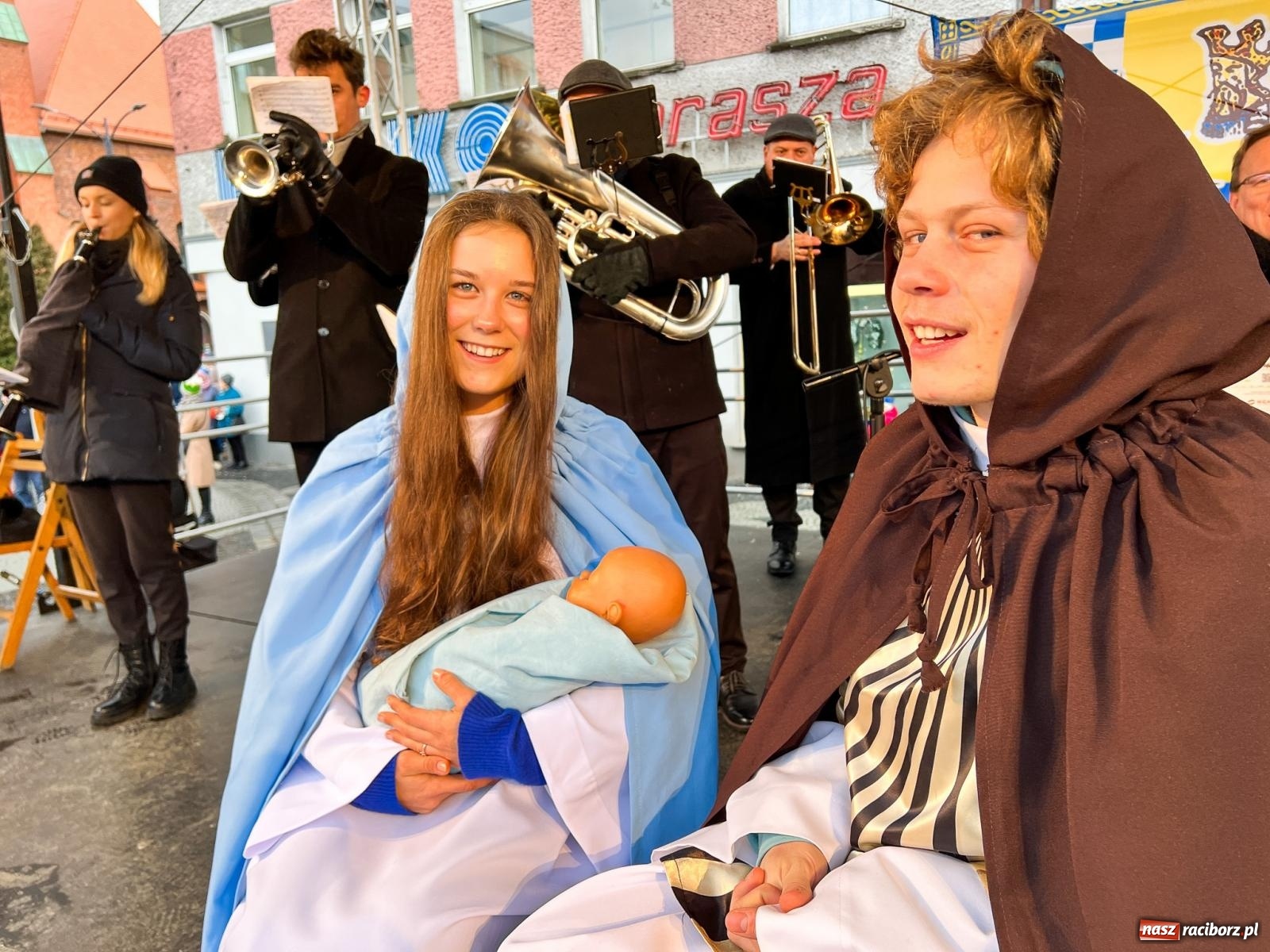 Zdjęcie w galerii na portalu naszraciborz.pl: Tłumy na Orszaku Trzech Króli w Raciborzu [FOTO i WIDEO] wiadomości z regionu