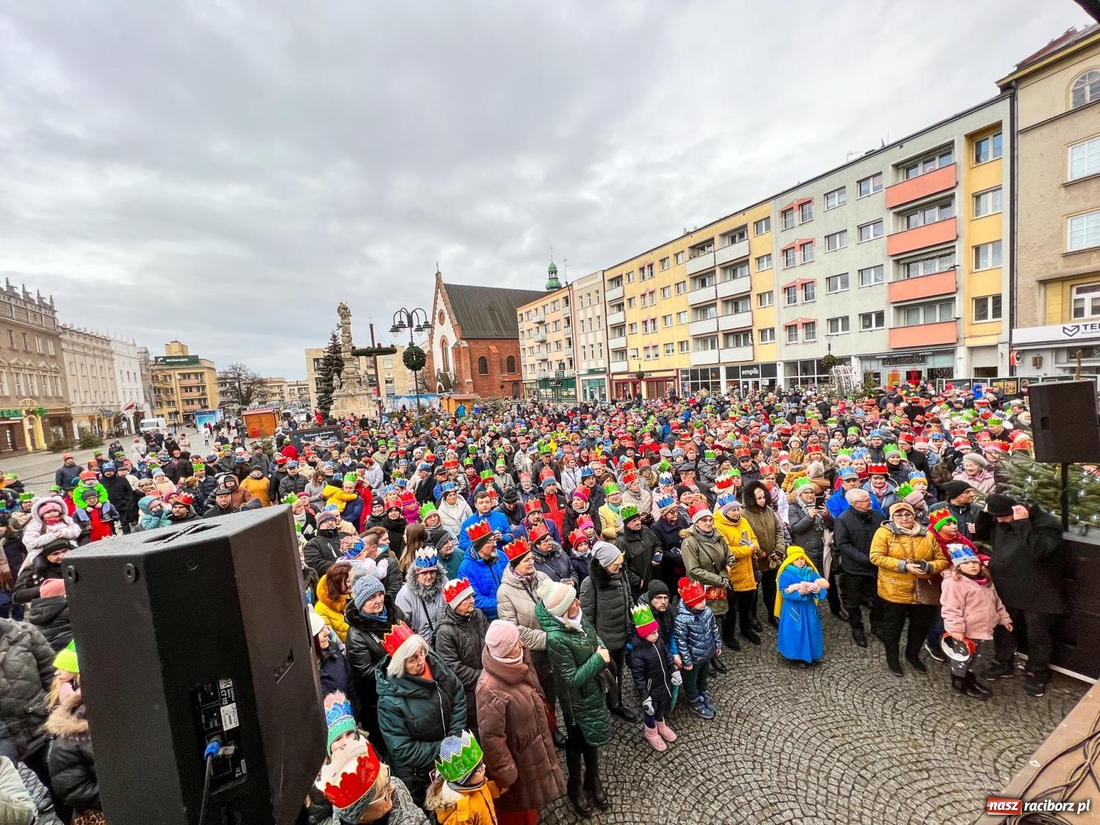 Zdjęcie w galerii na portalu naszraciborz.pl: Tłumy na Orszaku Trzech Króli w Raciborzu [FOTO i WIDEO] wiadomości z regionu