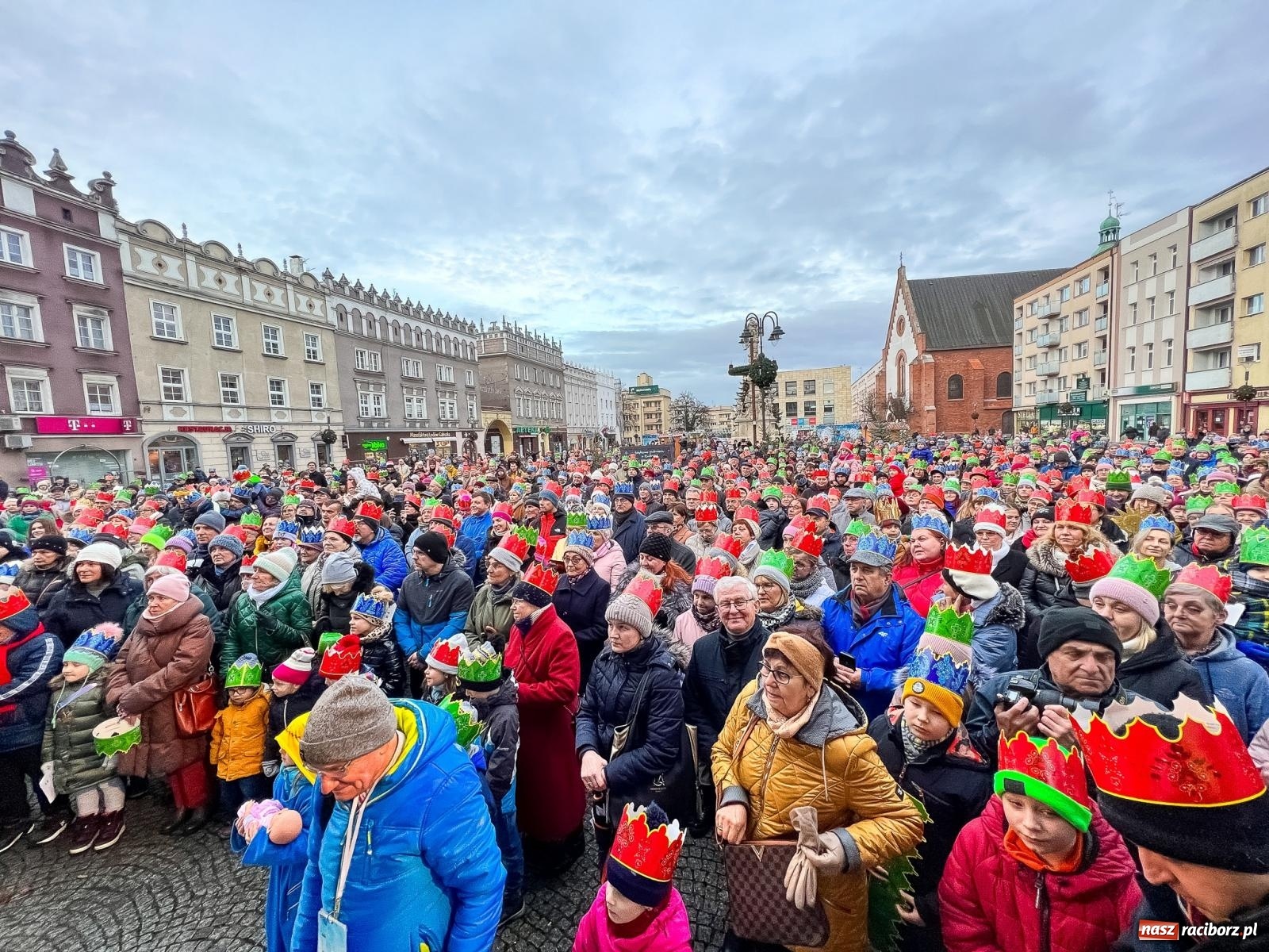 Zdjęcie w galerii na portalu naszraciborz.pl: Tłumy na Orszaku Trzech Króli w Raciborzu [FOTO i WIDEO] wiadomości z regionu