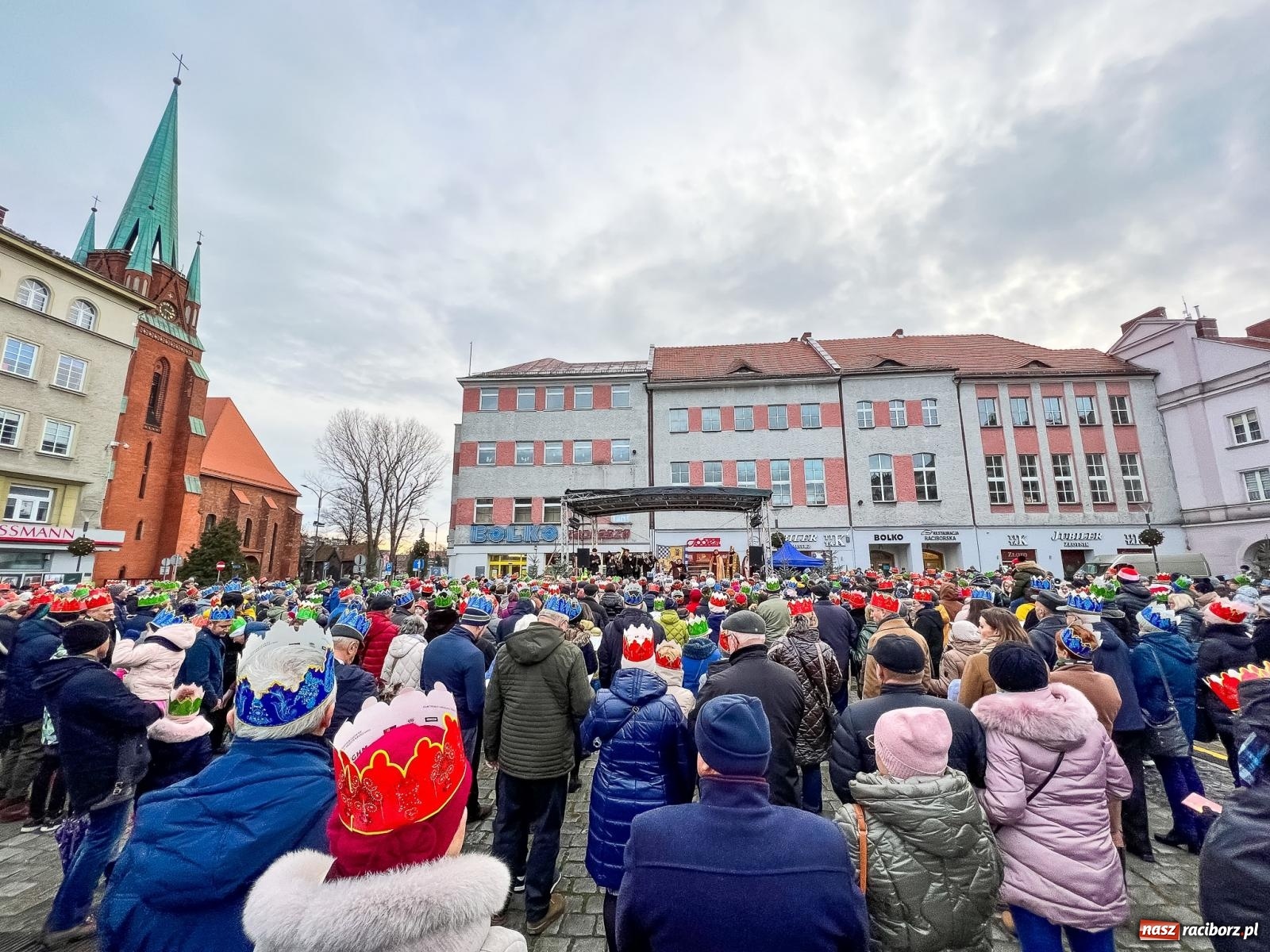 Zdjęcie w galerii na portalu naszraciborz.pl: Tłumy na Orszaku Trzech Króli w Raciborzu [FOTO i WIDEO] wiadomości z regionu