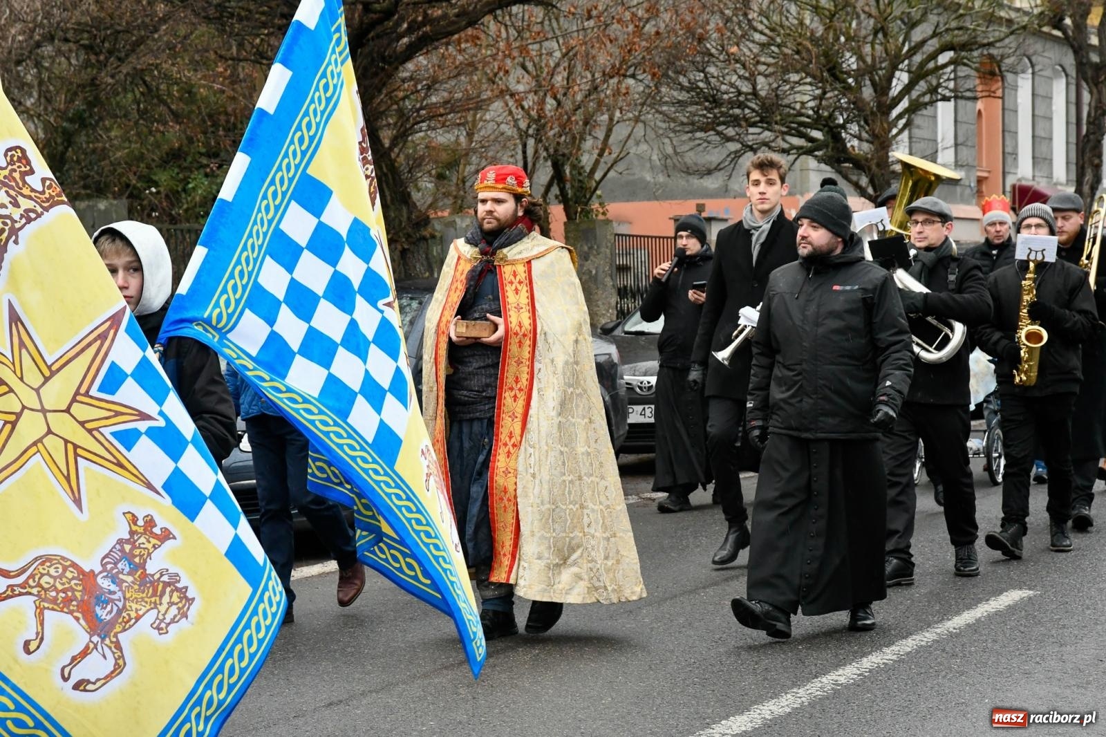 Zdjęcie w galerii na portalu naszraciborz.pl: Tłumy na Orszaku Trzech Króli w Raciborzu [FOTO i WIDEO] wiadomości z regionu