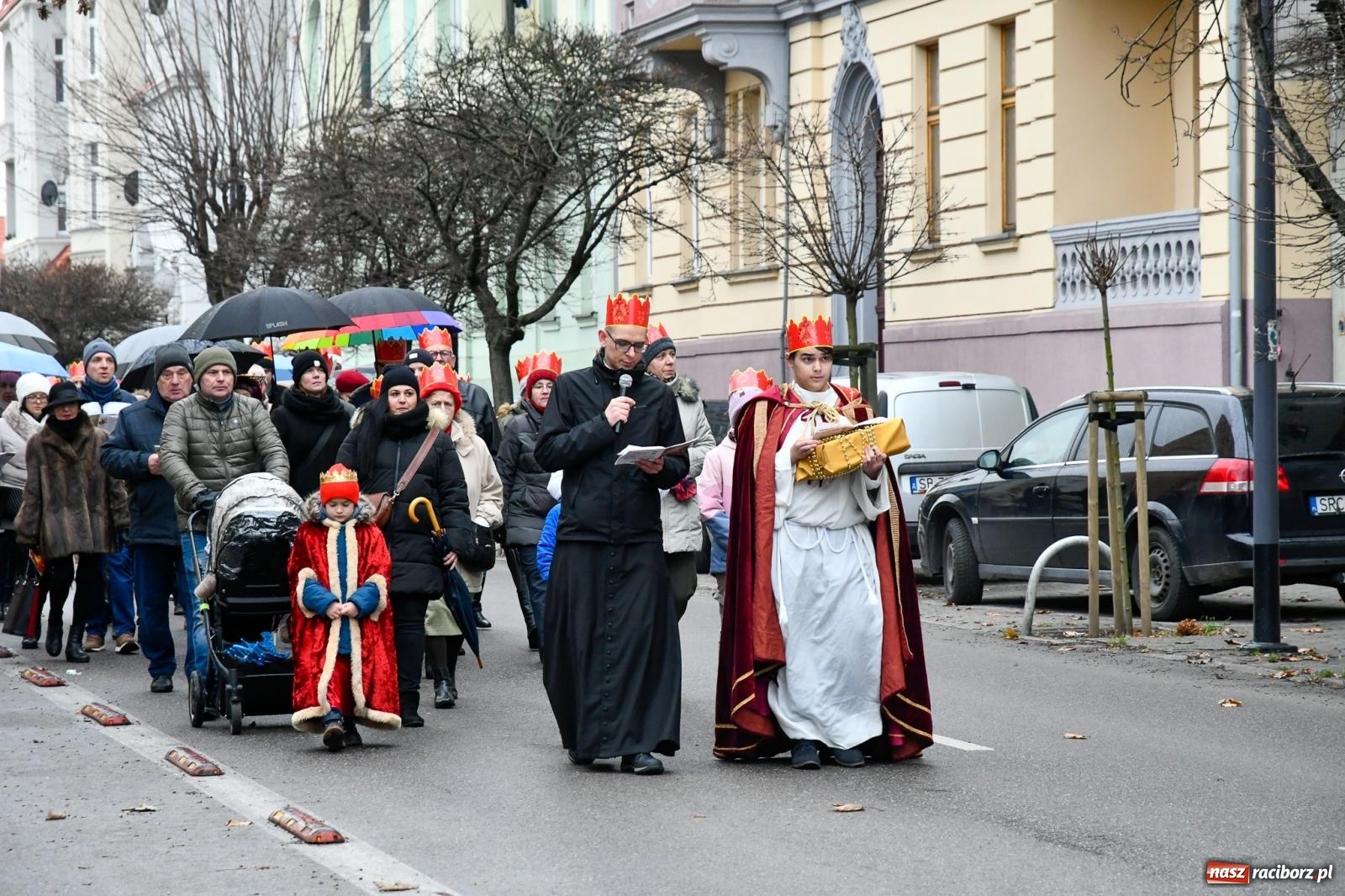 Zdjęcie w galerii na portalu naszraciborz.pl: Tłumy na Orszaku Trzech Króli w Raciborzu [FOTO i WIDEO] wiadomości z regionu