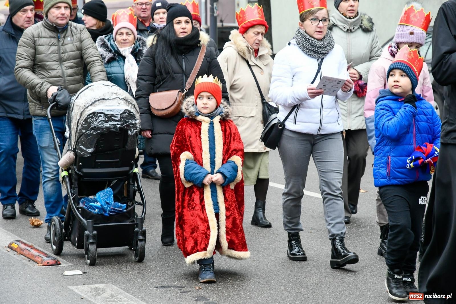 Zdjęcie w galerii na portalu naszraciborz.pl: Tłumy na Orszaku Trzech Króli w Raciborzu [FOTO i WIDEO] wiadomości z regionu