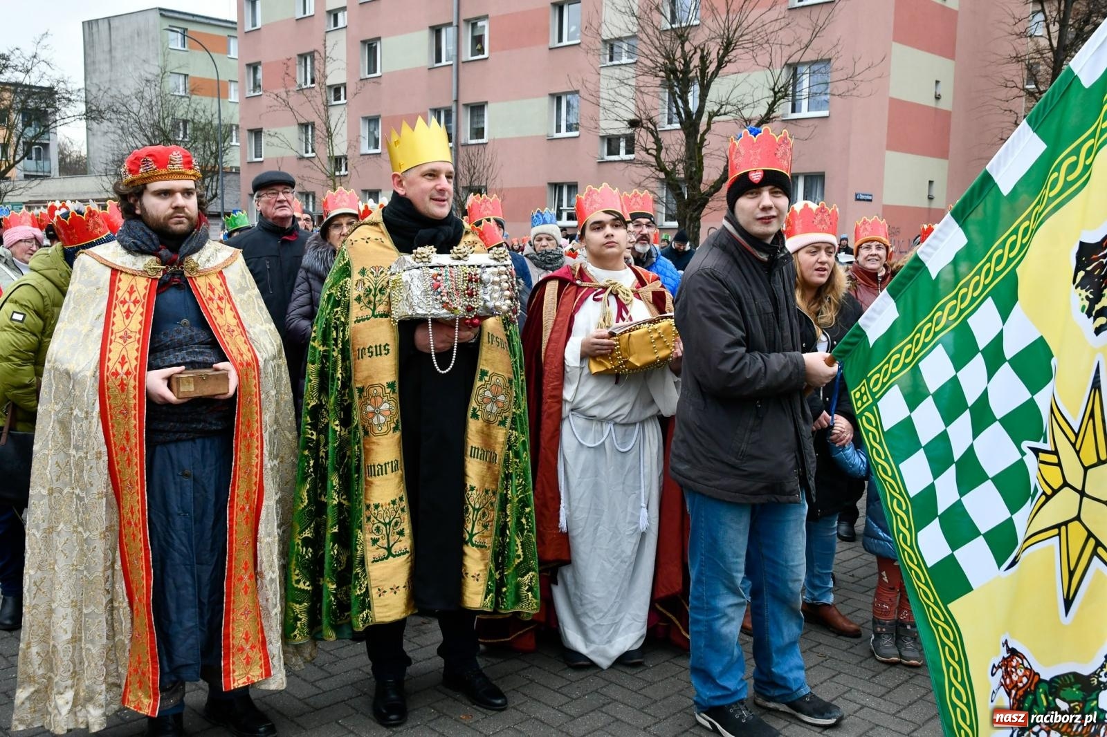 Zdjęcie w galerii na portalu naszraciborz.pl: Tłumy na Orszaku Trzech Króli w Raciborzu [FOTO i WIDEO] wiadomości z regionu