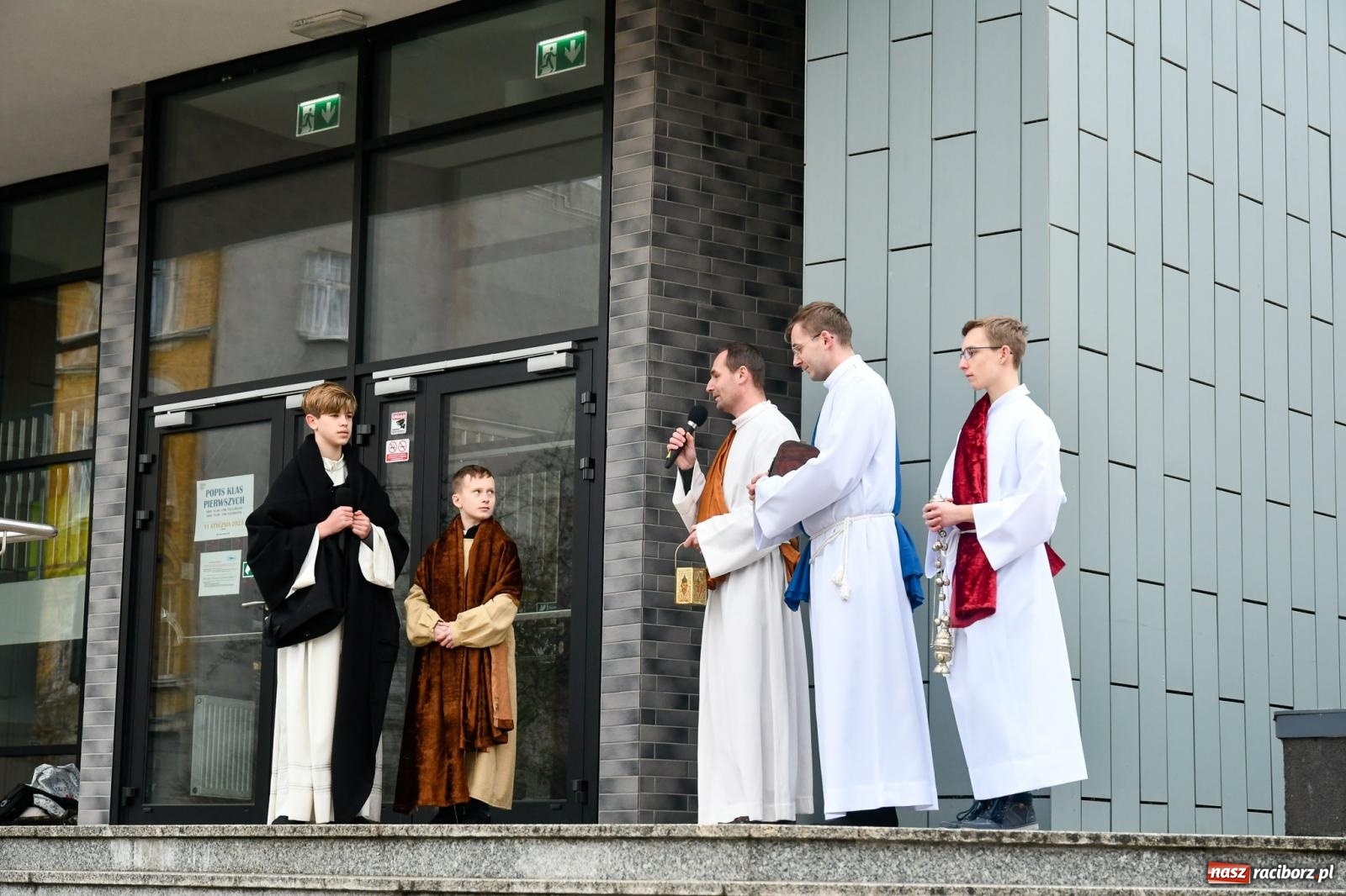 Zdjęcie w galerii na portalu naszraciborz.pl: Tłumy na Orszaku Trzech Króli w Raciborzu [FOTO i WIDEO] wiadomości z regionu