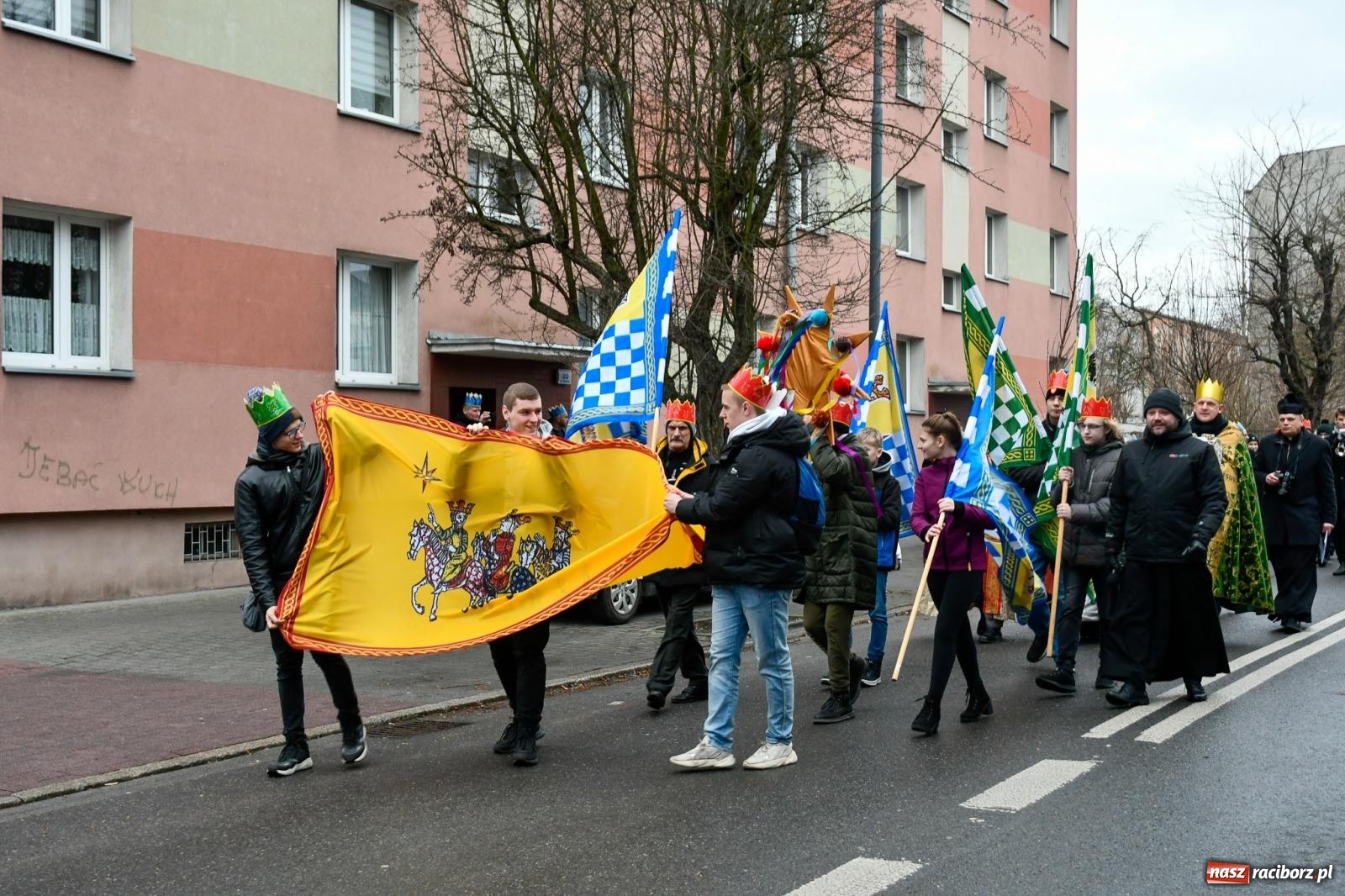 Zdjęcie w galerii na portalu naszraciborz.pl: Tłumy na Orszaku Trzech Króli w Raciborzu [FOTO i WIDEO] wiadomości z regionu
