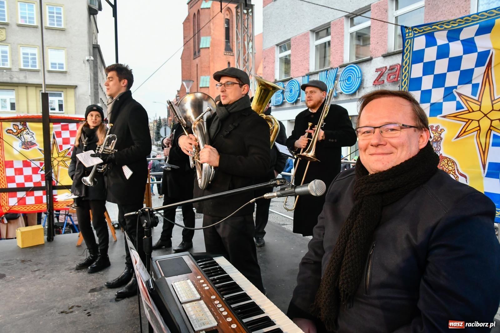 Zdjęcie w galerii na portalu naszraciborz.pl: Tłumy na Orszaku Trzech Króli w Raciborzu [FOTO i WIDEO] wiadomości z regionu