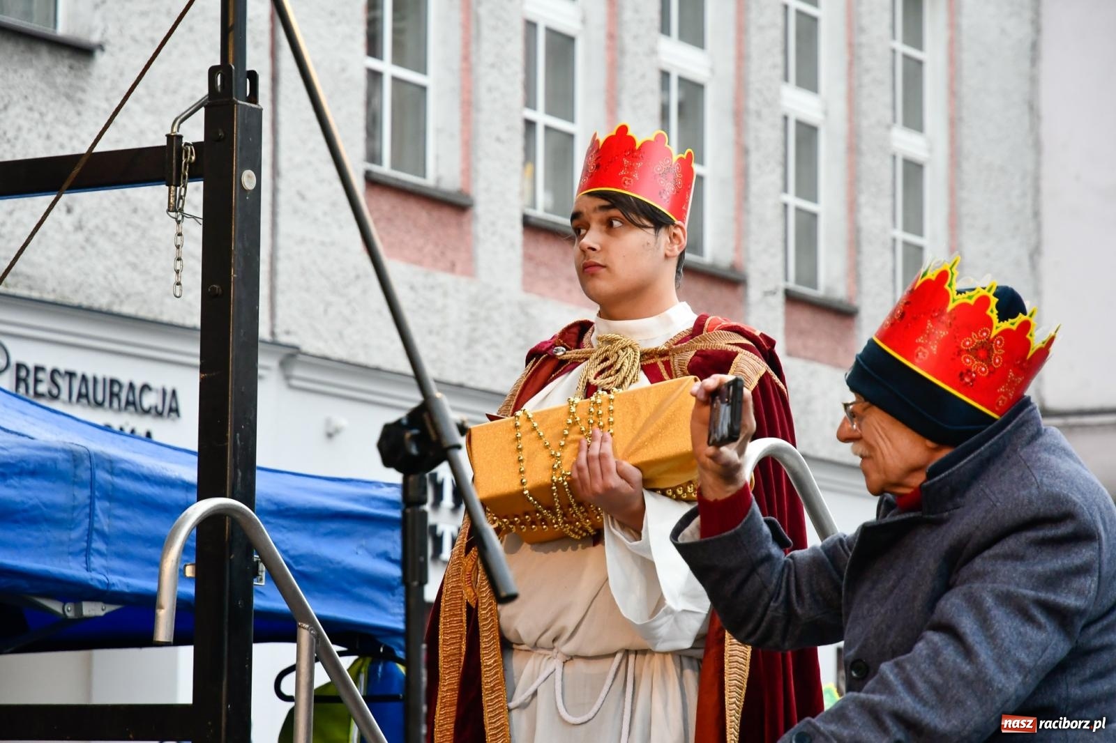 Zdjęcie w galerii na portalu naszraciborz.pl: Tłumy na Orszaku Trzech Króli w Raciborzu [FOTO i WIDEO] wiadomości z regionu