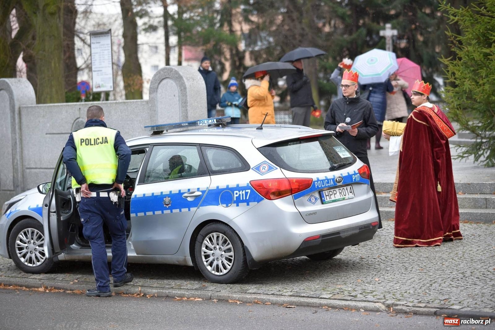 Zdjęcie w galerii na portalu naszraciborz.pl: Niech prowadzi nas gwiazda. Orszak Trzech Króli w Raciborzu i jego znaczenie [FOTO] wiadomości z regionu