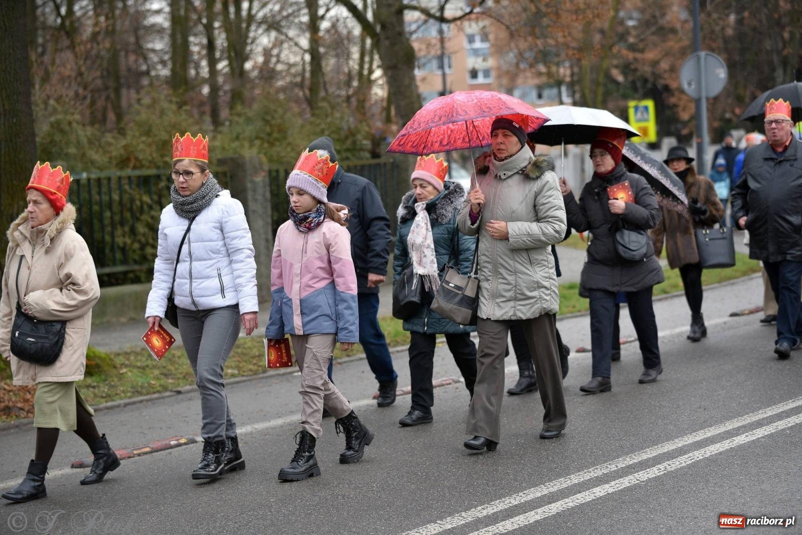 Zdjęcie w galerii na portalu naszraciborz.pl: Niech prowadzi nas gwiazda. Orszak Trzech Króli w Raciborzu i jego znaczenie [FOTO] wiadomości z regionu