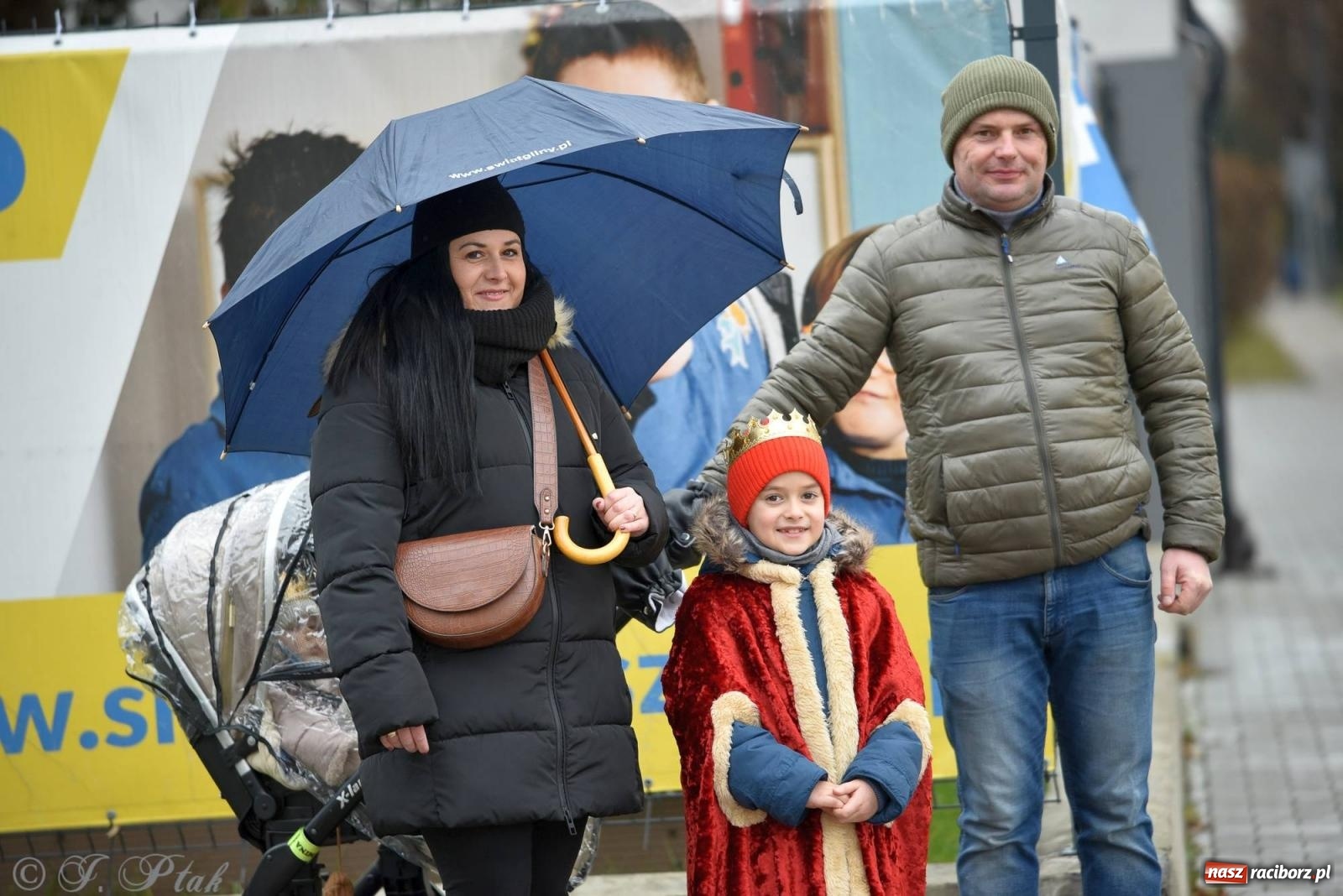 Zdjęcie w galerii na portalu naszraciborz.pl: Niech prowadzi nas gwiazda. Orszak Trzech Króli w Raciborzu i jego znaczenie [FOTO] wiadomości z regionu