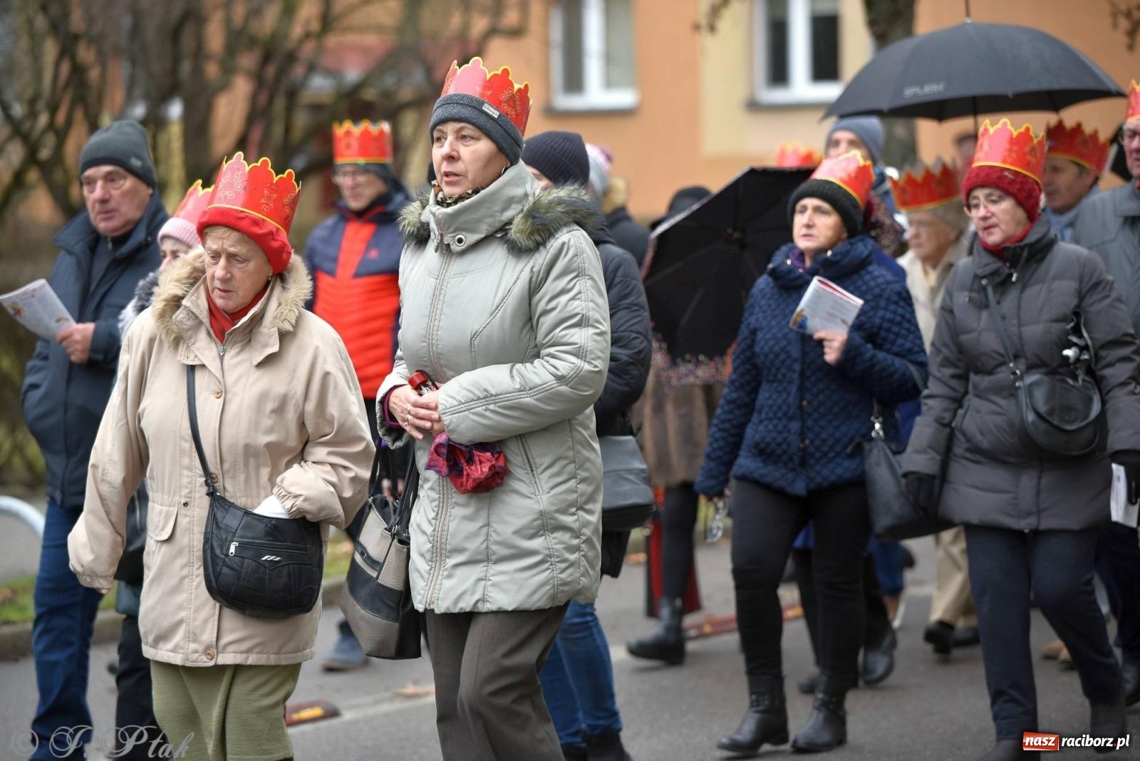 Zdjęcie w galerii na portalu naszraciborz.pl: Niech prowadzi nas gwiazda. Orszak Trzech Króli w Raciborzu i jego znaczenie [FOTO] wiadomości z regionu