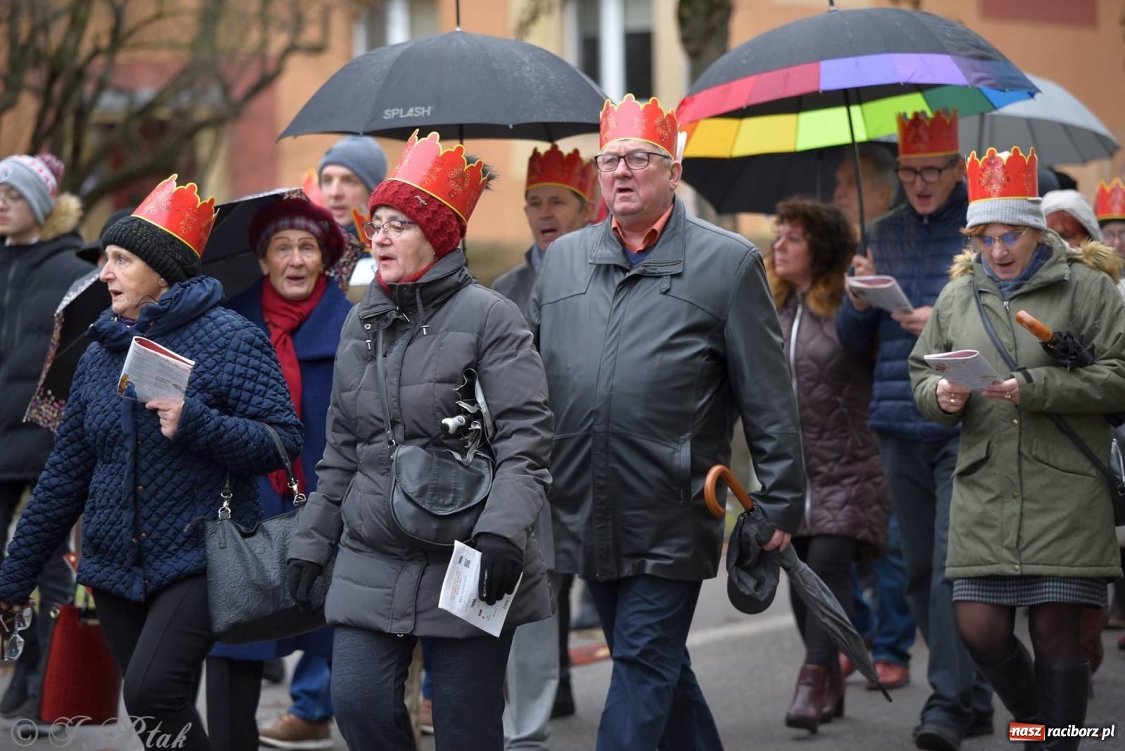 Zdjęcie w galerii na portalu naszraciborz.pl: Niech prowadzi nas gwiazda. Orszak Trzech Króli w Raciborzu i jego znaczenie [FOTO] wiadomości z regionu