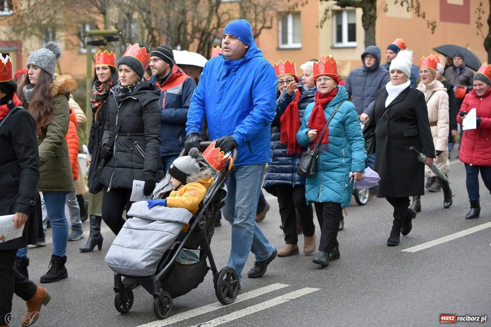 Zdjęcie w galerii na portalu naszraciborz.pl: Niech prowadzi nas gwiazda. Orszak Trzech Króli w Raciborzu i jego znaczenie [FOTO] wiadomości z regionu