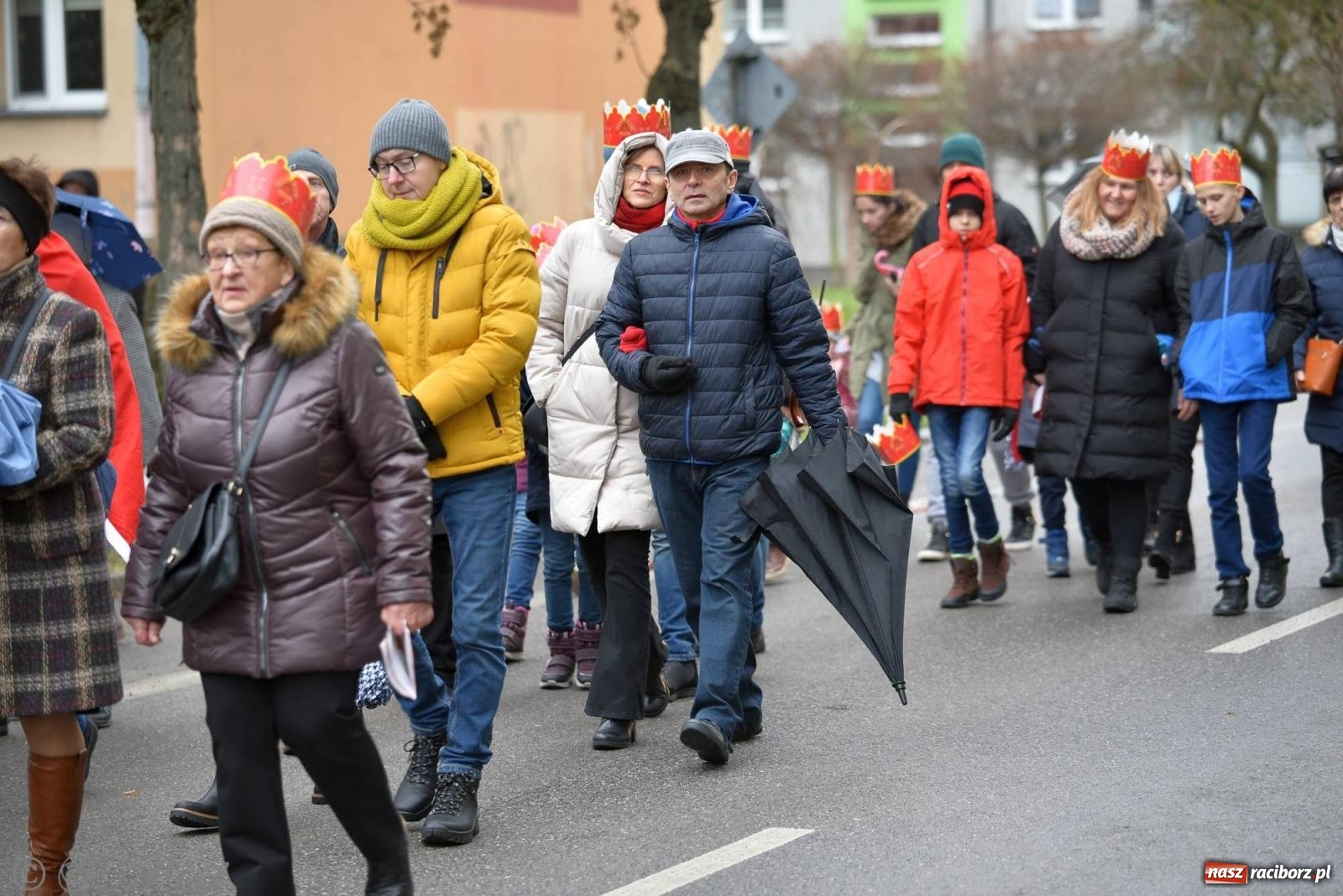 Zdjęcie w galerii na portalu naszraciborz.pl: Niech prowadzi nas gwiazda. Orszak Trzech Króli w Raciborzu i jego znaczenie [FOTO] wiadomości z regionu
