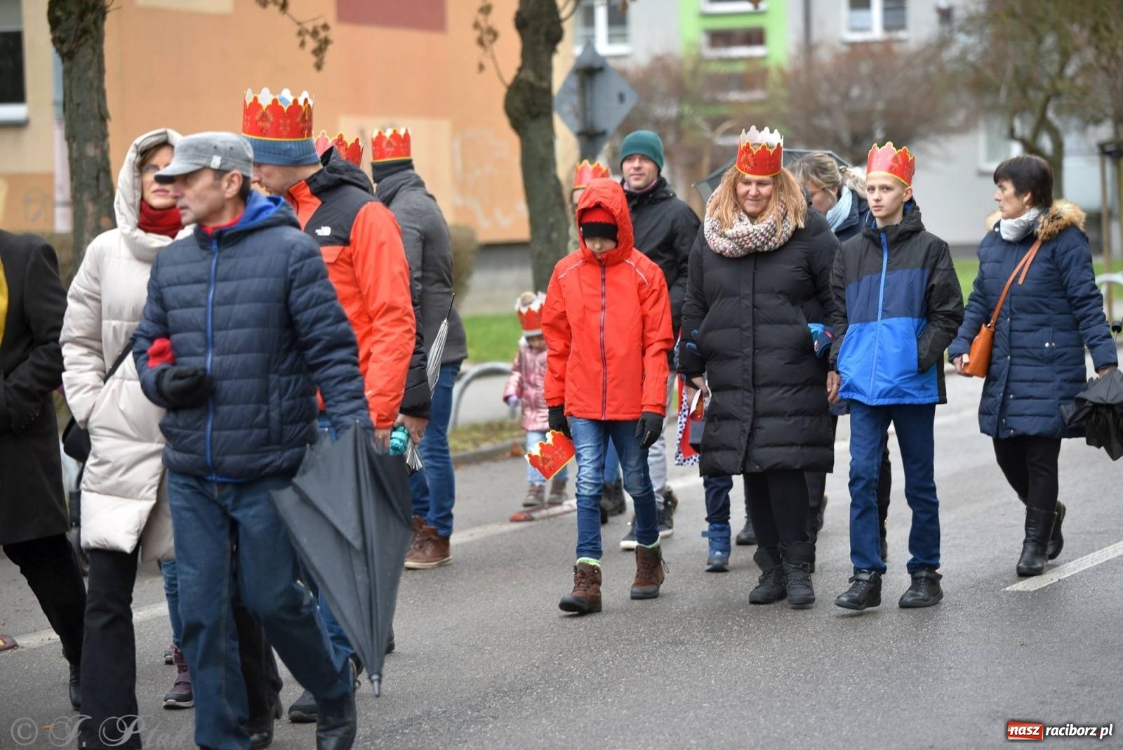 Zdjęcie w galerii na portalu naszraciborz.pl: Niech prowadzi nas gwiazda. Orszak Trzech Króli w Raciborzu i jego znaczenie [FOTO] wiadomości z regionu
