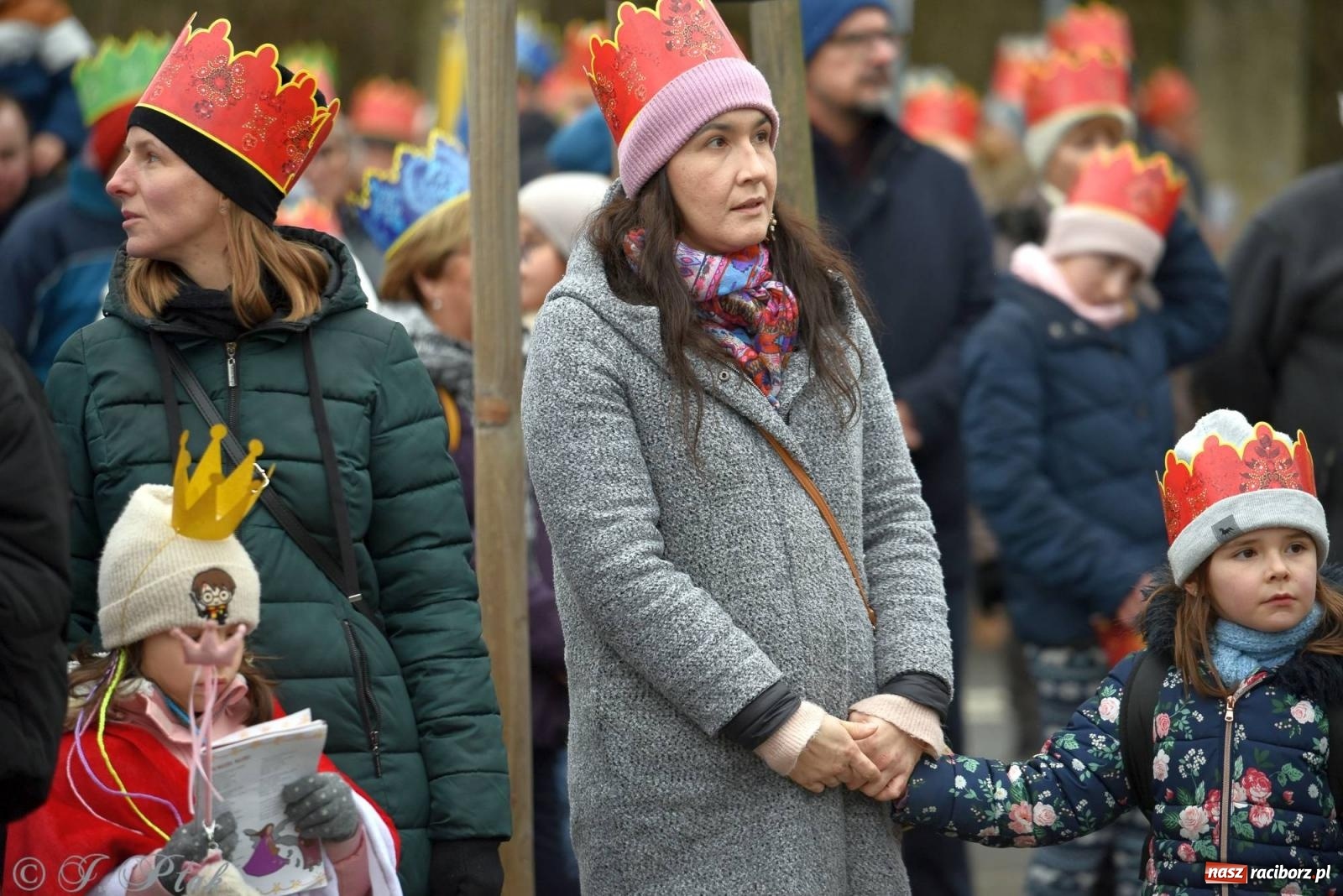 Zdjęcie w galerii na portalu naszraciborz.pl: Niech prowadzi nas gwiazda. Orszak Trzech Króli w Raciborzu i jego znaczenie [FOTO] wiadomości z regionu