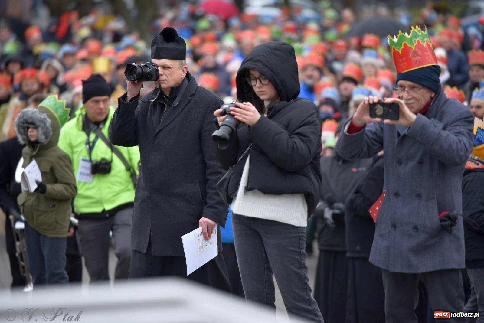 Zdjęcie w galerii na portalu naszraciborz.pl: Niech prowadzi nas gwiazda. Orszak Trzech Króli w Raciborzu i jego znaczenie [FOTO] wiadomości z regionu