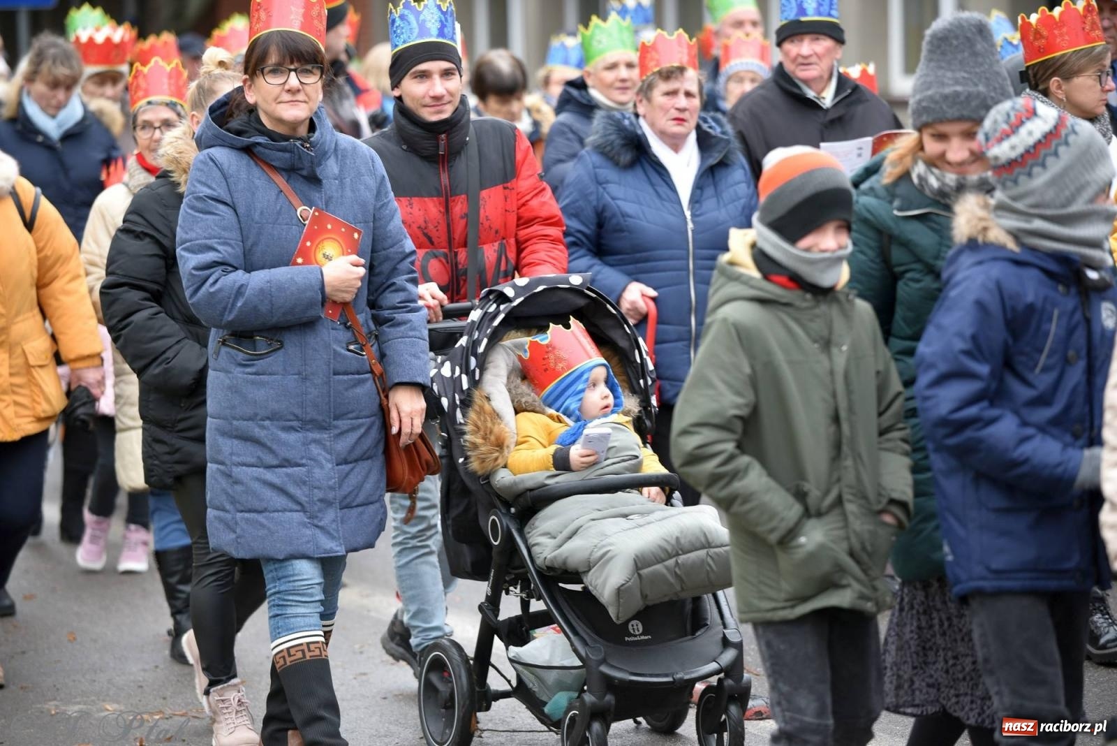 Zdjęcie w galerii na portalu naszraciborz.pl: Niech prowadzi nas gwiazda. Orszak Trzech Króli w Raciborzu i jego znaczenie [FOTO] wiadomości z regionu