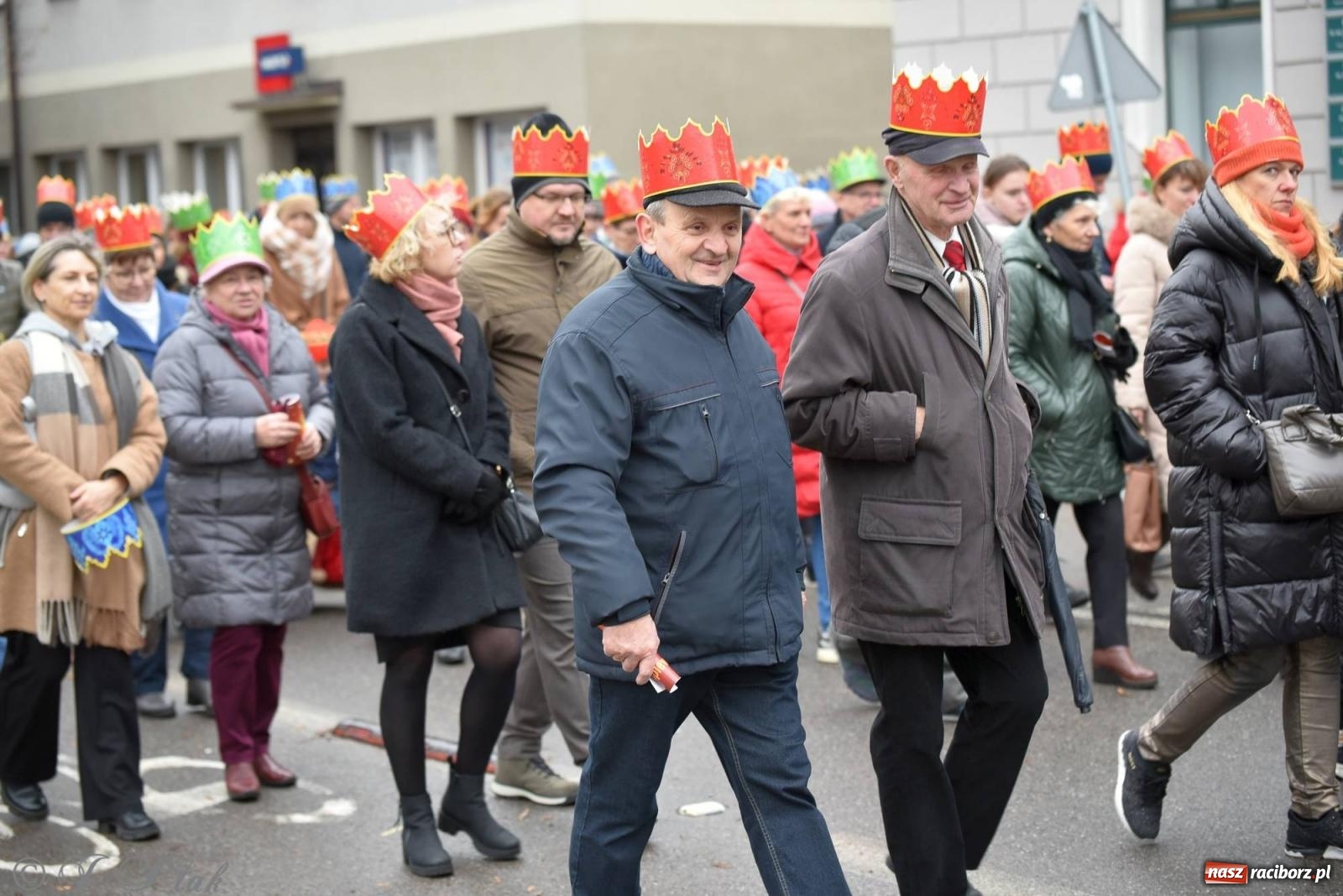 Zdjęcie w galerii na portalu naszraciborz.pl: Niech prowadzi nas gwiazda. Orszak Trzech Króli w Raciborzu i jego znaczenie [FOTO] wiadomości z regionu