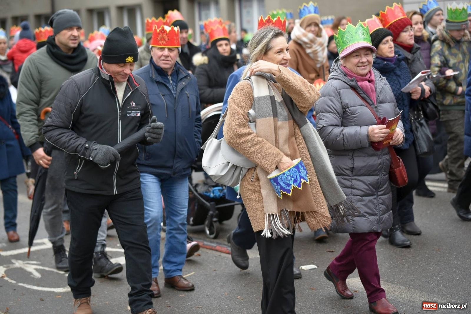 Zdjęcie w galerii na portalu naszraciborz.pl: Niech prowadzi nas gwiazda. Orszak Trzech Króli w Raciborzu i jego znaczenie [FOTO] wiadomości z regionu